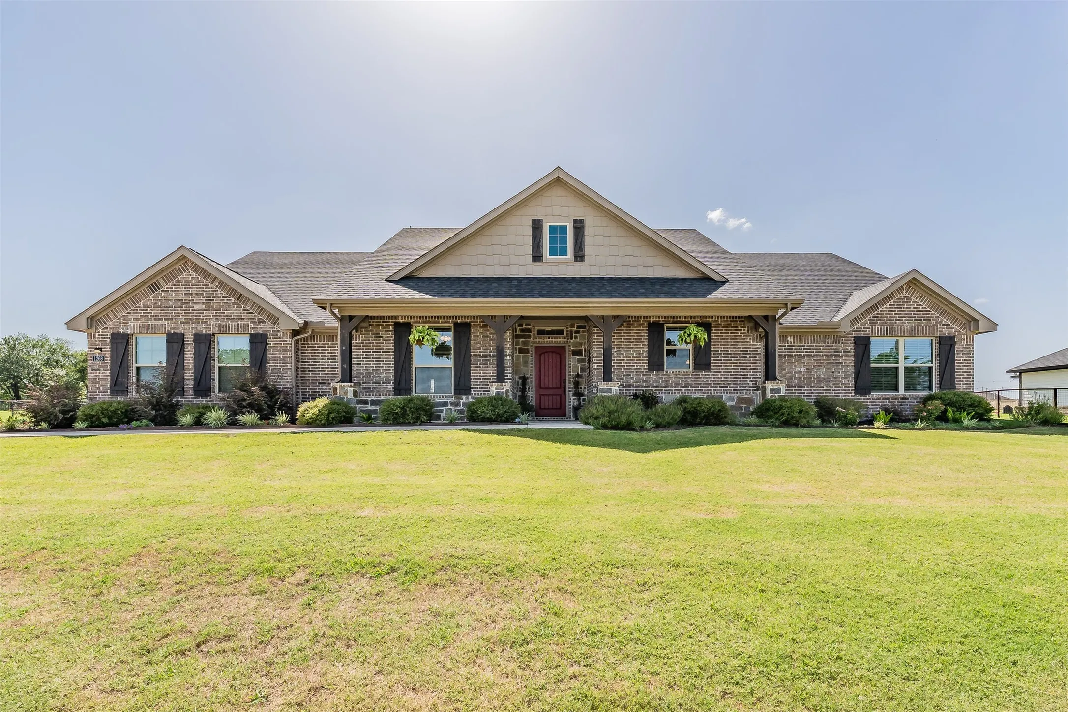 Single Family Residence For Sale in Wise County , 1268 County Road 4797, Springtown, Texas 76082, 4 Bedroom, 2 Bathroom, 2 Garage spaces, 2,139 Sqft, built in 2020, mls#21376194, Real Estate Agent in Springtown, Homes For Sale in Wise county, Homes For Sale in Springtown, Realtor in Springtown Texas, Real Estate Brokerage Independent Realty Texas, Luminita Cordes Realtor