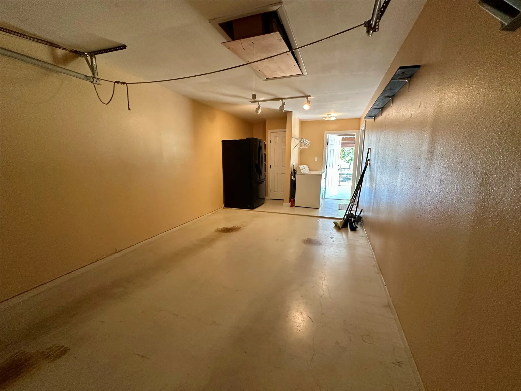 Single Family Residence For Sale in Brown County , 102 Mockingbird Circle, Early, Texas 76802, 3 Bedroom, 2 Bathroom, 1 Garage spaces, 1,377 Sqft, built in 1980, mls#21376291, Real Estate Agent in Early, Homes For Sale in Brown county, Homes For Sale in Early, Realtor in Early Texas, Real Estate Brokerage Independent Realty Texas, Luminita Cordes Realtor