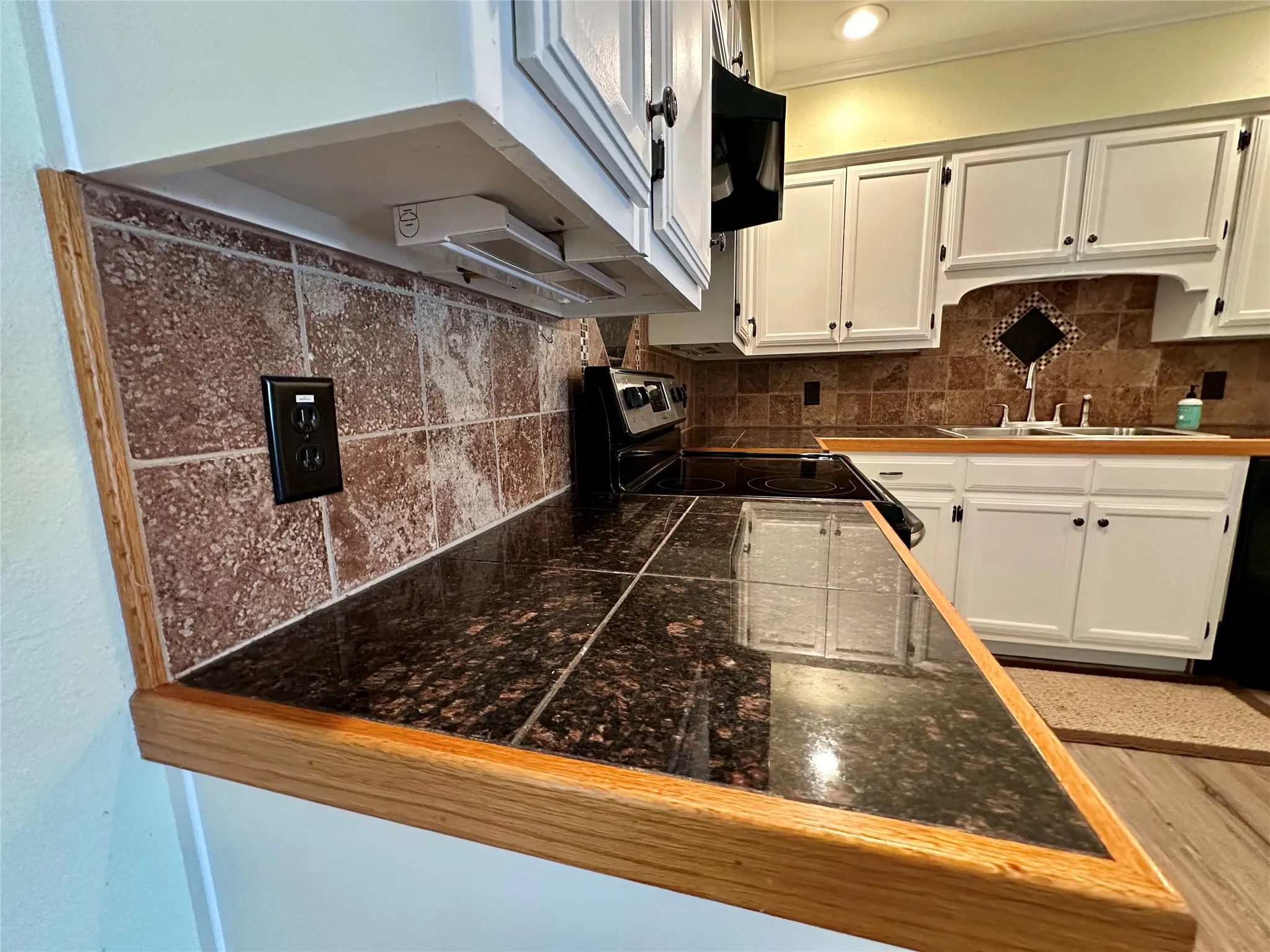 Single Family Residence For Sale in Brown County , 102 Mockingbird Circle, Early, Texas 76802, 3 Bedroom, 2 Bathroom, 1 Garage spaces, 1,377 Sqft, built in 1980, mls#21376291, Real Estate Agent in Early, Homes For Sale in Brown county, Homes For Sale in Early, Realtor in Early Texas, Real Estate Brokerage Independent Realty Texas, Luminita Cordes Realtor