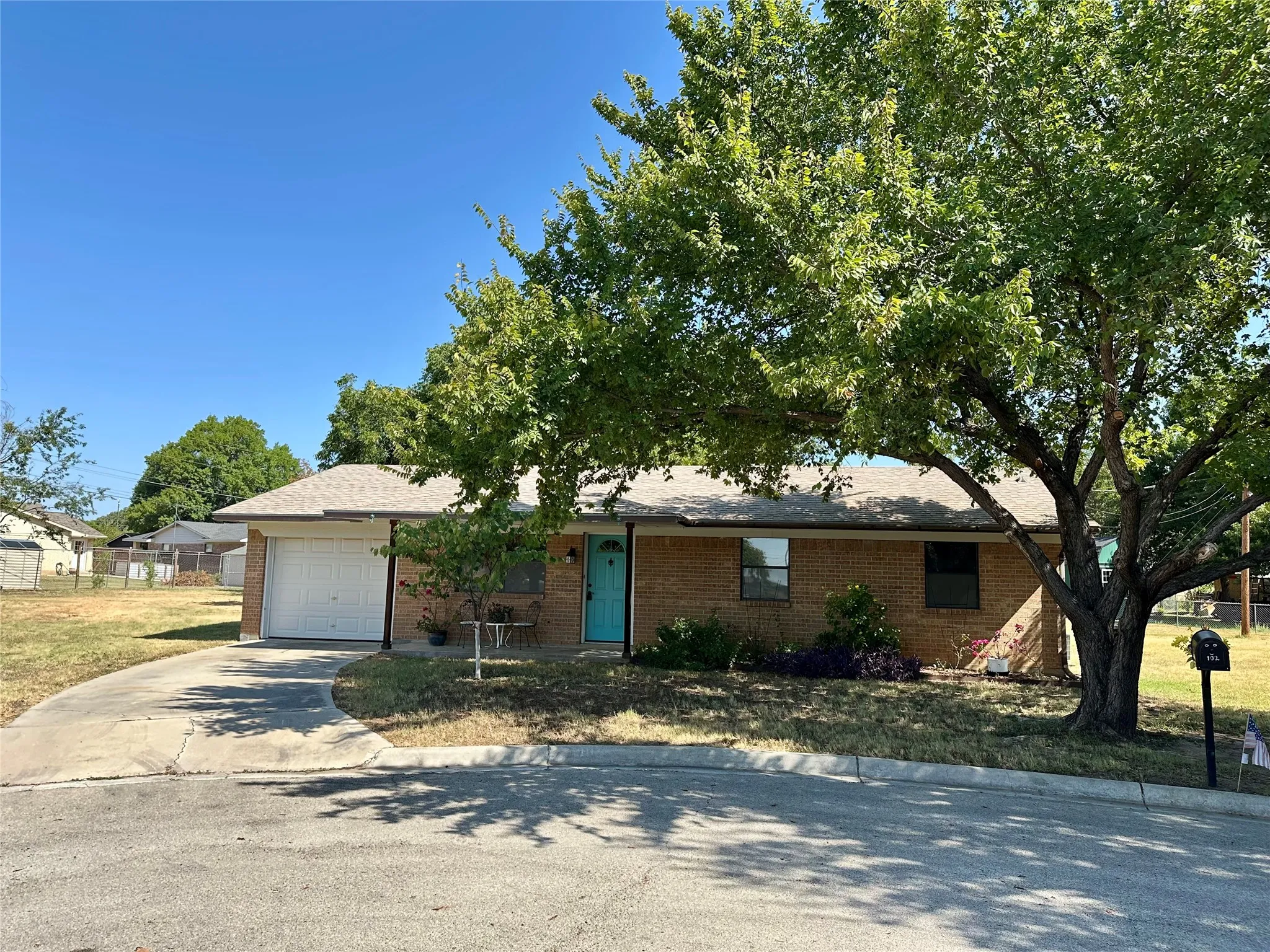 Single Family Residence For Sale in Brown County , 102 Mockingbird Circle, Early, Texas 76802, 3 Bedroom, 2 Bathroom, 1 Garage spaces, 1,377 Sqft, built in 1980, mls#21376291, Real Estate Agent in Early, Homes For Sale in Brown county, Homes For Sale in Early, Realtor in Early Texas, Real Estate Brokerage Independent Realty Texas, Luminita Cordes Realtor