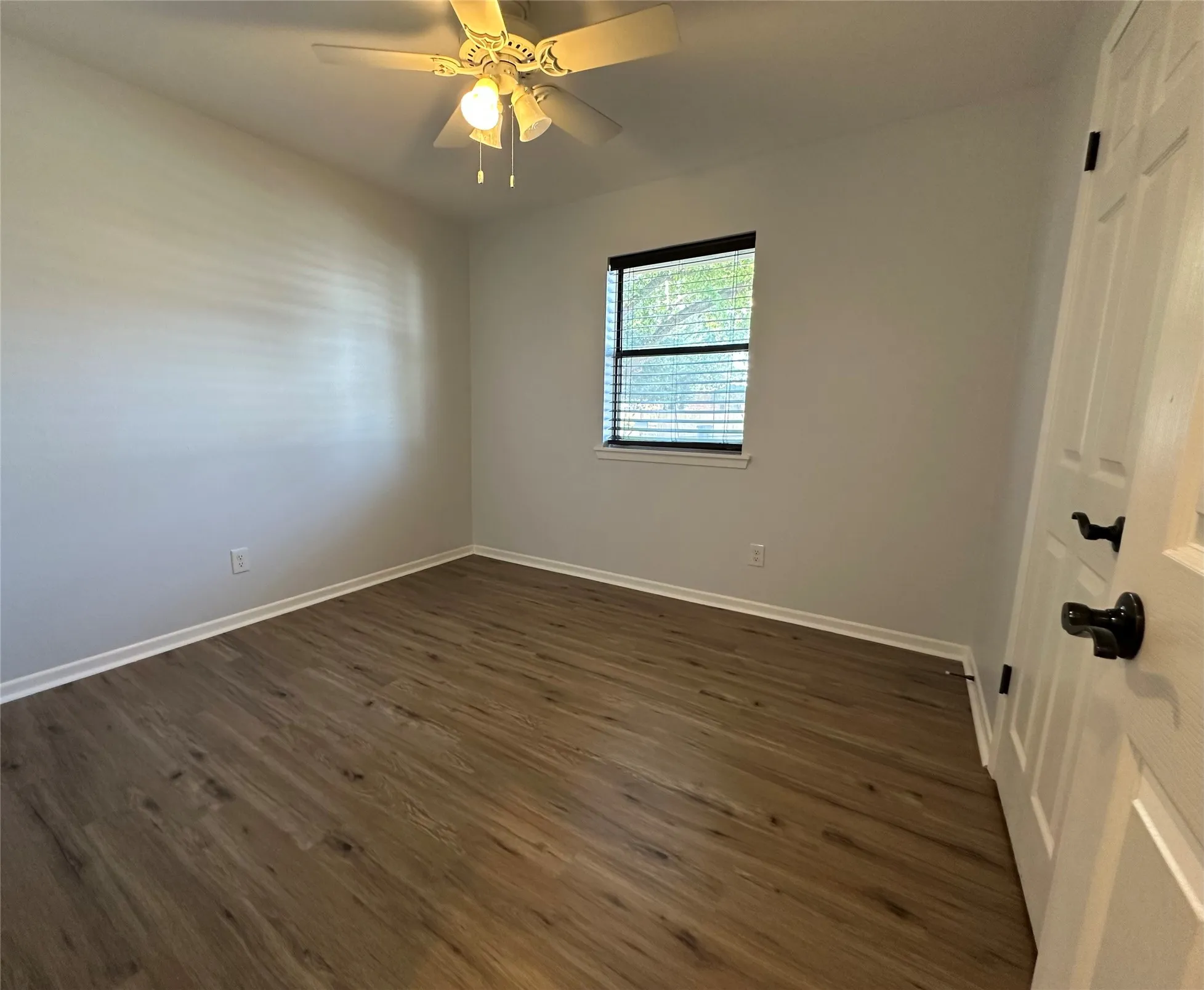 Single Family Residence For Sale in Brown County , 102 Mockingbird Circle, Early, Texas 76802, 3 Bedroom, 2 Bathroom, 1 Garage spaces, 1,377 Sqft, built in 1980, mls#21376291, Real Estate Agent in Early, Homes For Sale in Brown county, Homes For Sale in Early, Realtor in Early Texas, Real Estate Brokerage Independent Realty Texas, Luminita Cordes Realtor