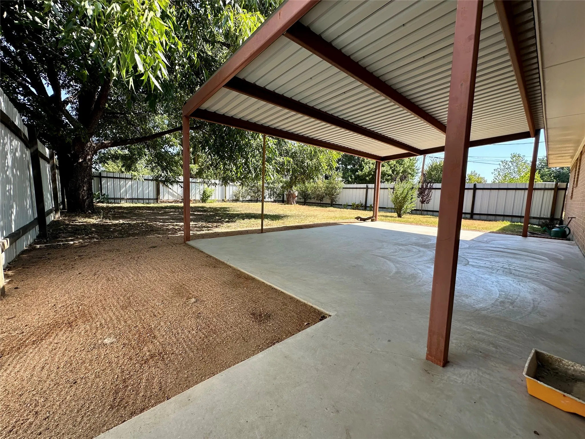 Single Family Residence For Sale in Brown County , 102 Mockingbird Circle, Early, Texas 76802, 3 Bedroom, 2 Bathroom, 1 Garage spaces, 1,377 Sqft, built in 1980, mls#21376291, Real Estate Agent in Early, Homes For Sale in Brown county, Homes For Sale in Early, Realtor in Early Texas, Real Estate Brokerage Independent Realty Texas, Luminita Cordes Realtor
