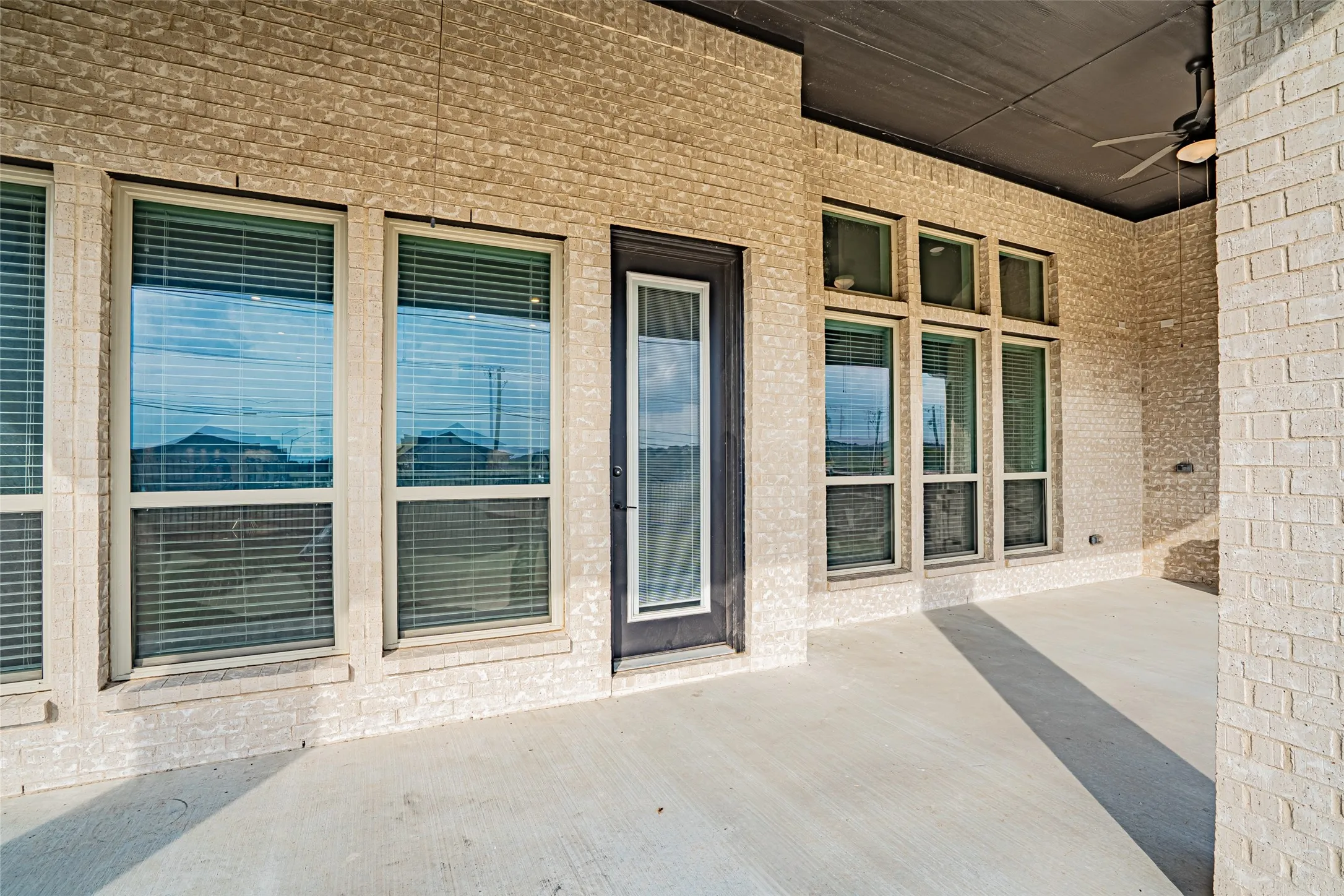 Single Family Residence For Rent in Tarrant County , 4109 Frontera Vista Drive, Fort Worth, Texas 76179, 5 Bedroom, 4 Bathroom, 3 Garage spaces, 4,650 Sqft, built in 2022, mls#21374507, Real Estate Agent in Fort Worth, Homes For Rent in Tarrant county, Homes For Rent in Fort Worth, Realtor in Fort Worth Texas, Real Estate Brokerage Independent Realty Texas, Luminita Cordes Realtor