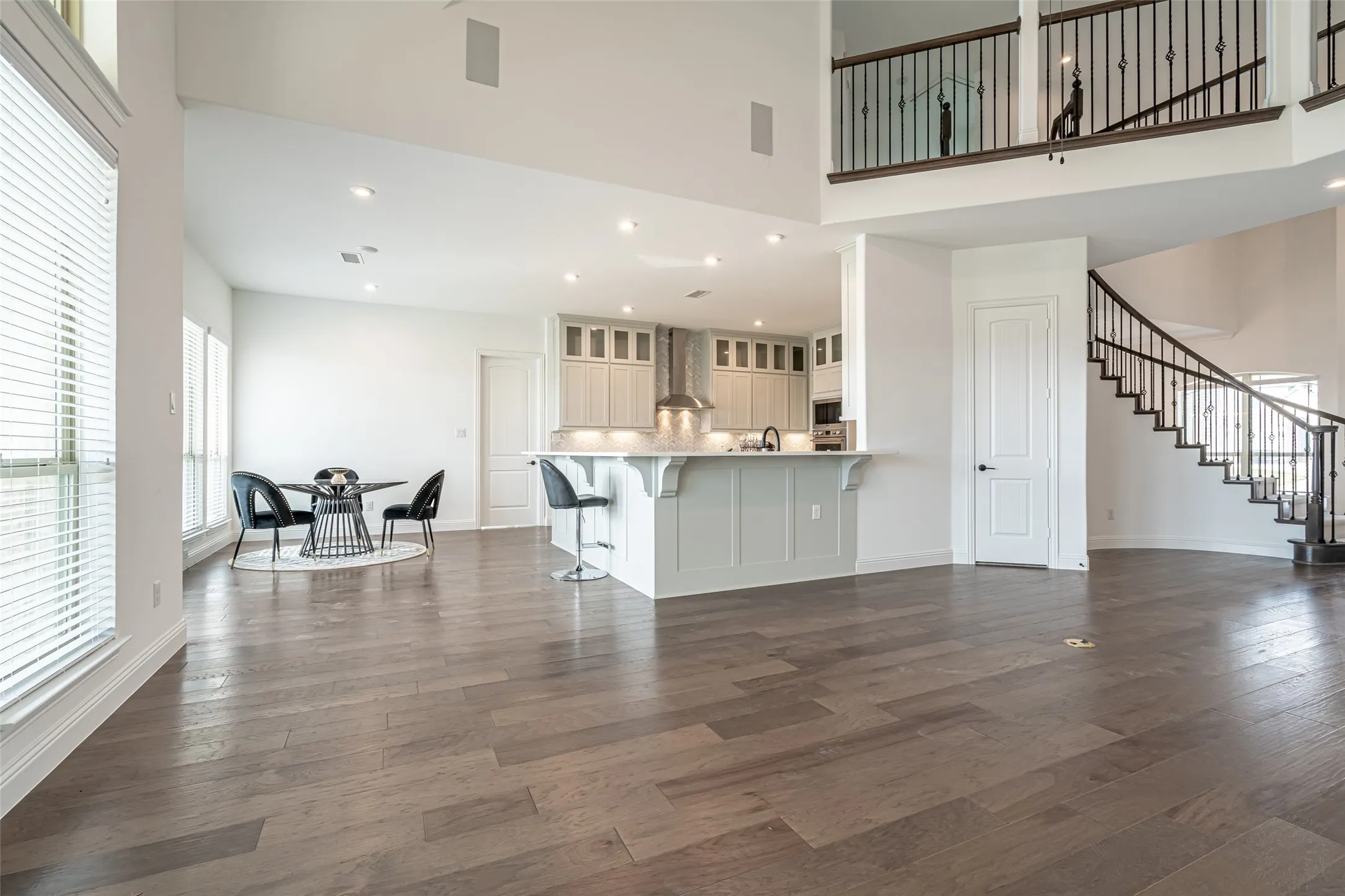 Single Family Residence For Rent in Tarrant County , 4109 Frontera Vista Drive, Fort Worth, Texas 76179, 5 Bedroom, 4 Bathroom, 3 Garage spaces, 4,650 Sqft, built in 2022, mls#21374507, Real Estate Agent in Fort Worth, Homes For Rent in Tarrant county, Homes For Rent in Fort Worth, Realtor in Fort Worth Texas, Real Estate Brokerage Independent Realty Texas, Luminita Cordes Realtor