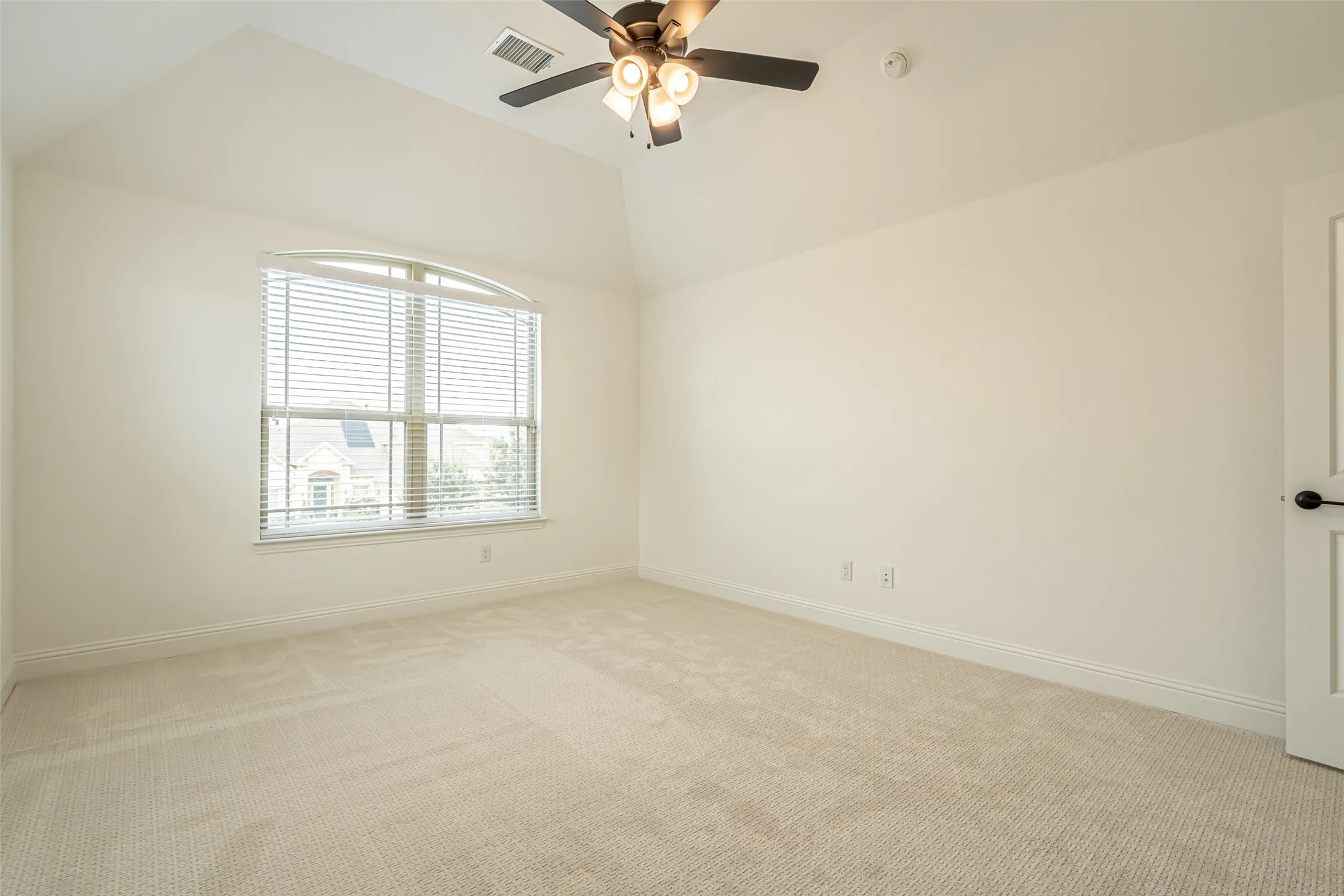 Single Family Residence For Rent in Tarrant County , 4109 Frontera Vista Drive, Fort Worth, Texas 76179, 5 Bedroom, 4 Bathroom, 3 Garage spaces, 4,650 Sqft, built in 2022, mls#21374507, Real Estate Agent in Fort Worth, Homes For Rent in Tarrant county, Homes For Rent in Fort Worth, Realtor in Fort Worth Texas, Real Estate Brokerage Independent Realty Texas, Luminita Cordes Realtor