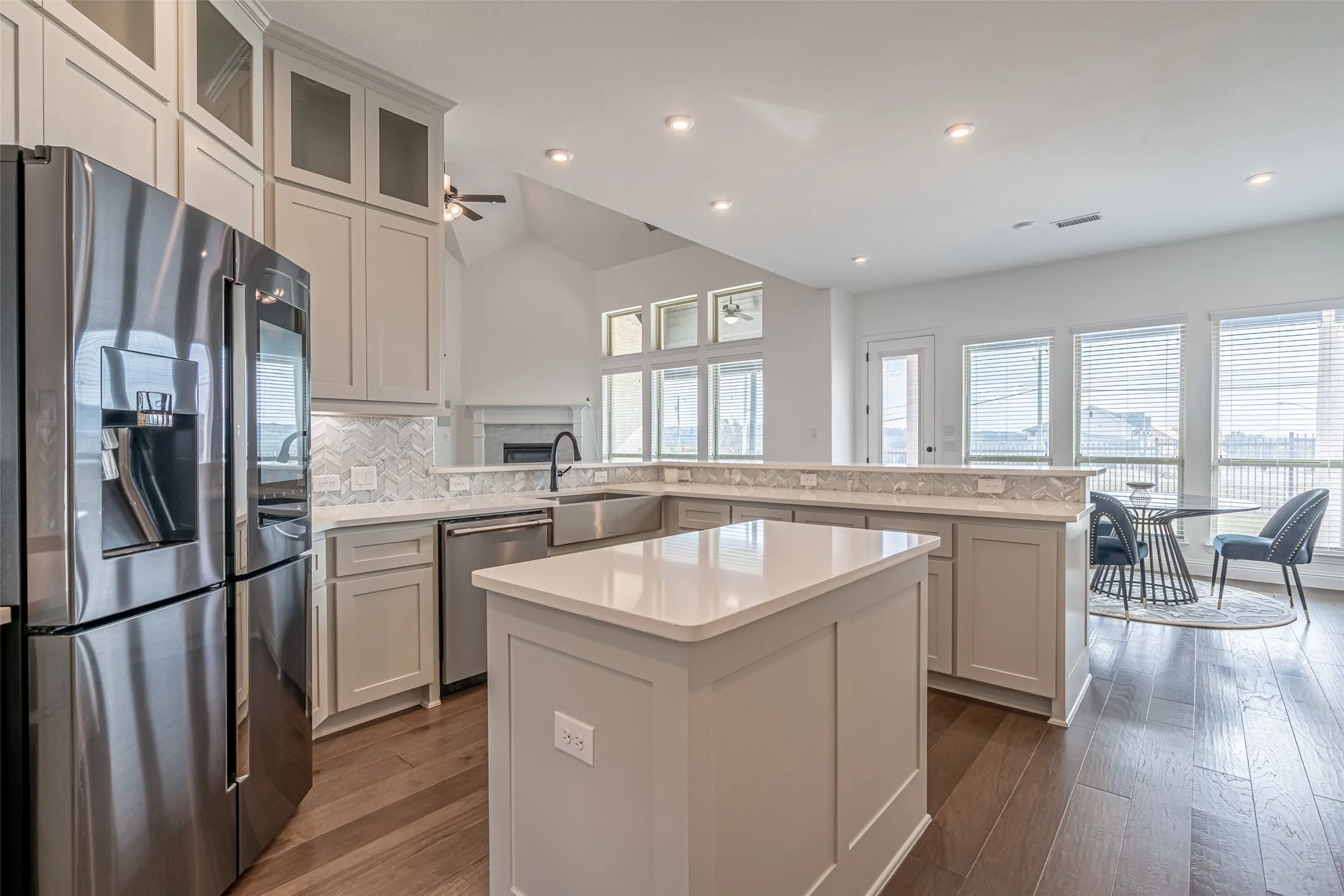Single Family Residence For Rent in Tarrant County , 4109 Frontera Vista Drive, Fort Worth, Texas 76179, 5 Bedroom, 4 Bathroom, 3 Garage spaces, 4,650 Sqft, built in 2022, mls#21374507, Real Estate Agent in Fort Worth, Homes For Rent in Tarrant county, Homes For Rent in Fort Worth, Realtor in Fort Worth Texas, Real Estate Brokerage Independent Realty Texas, Luminita Cordes Realtor