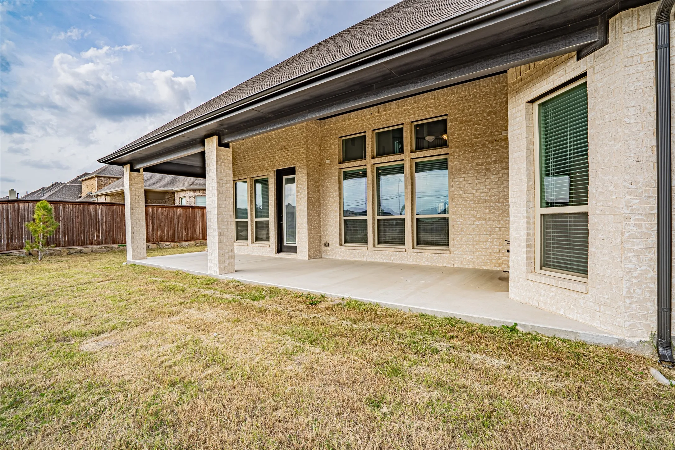 Single Family Residence For Rent in Tarrant County , 4109 Frontera Vista Drive, Fort Worth, Texas 76179, 5 Bedroom, 4 Bathroom, 3 Garage spaces, 4,650 Sqft, built in 2022, mls#21374507, Real Estate Agent in Fort Worth, Homes For Rent in Tarrant county, Homes For Rent in Fort Worth, Realtor in Fort Worth Texas, Real Estate Brokerage Independent Realty Texas, Luminita Cordes Realtor