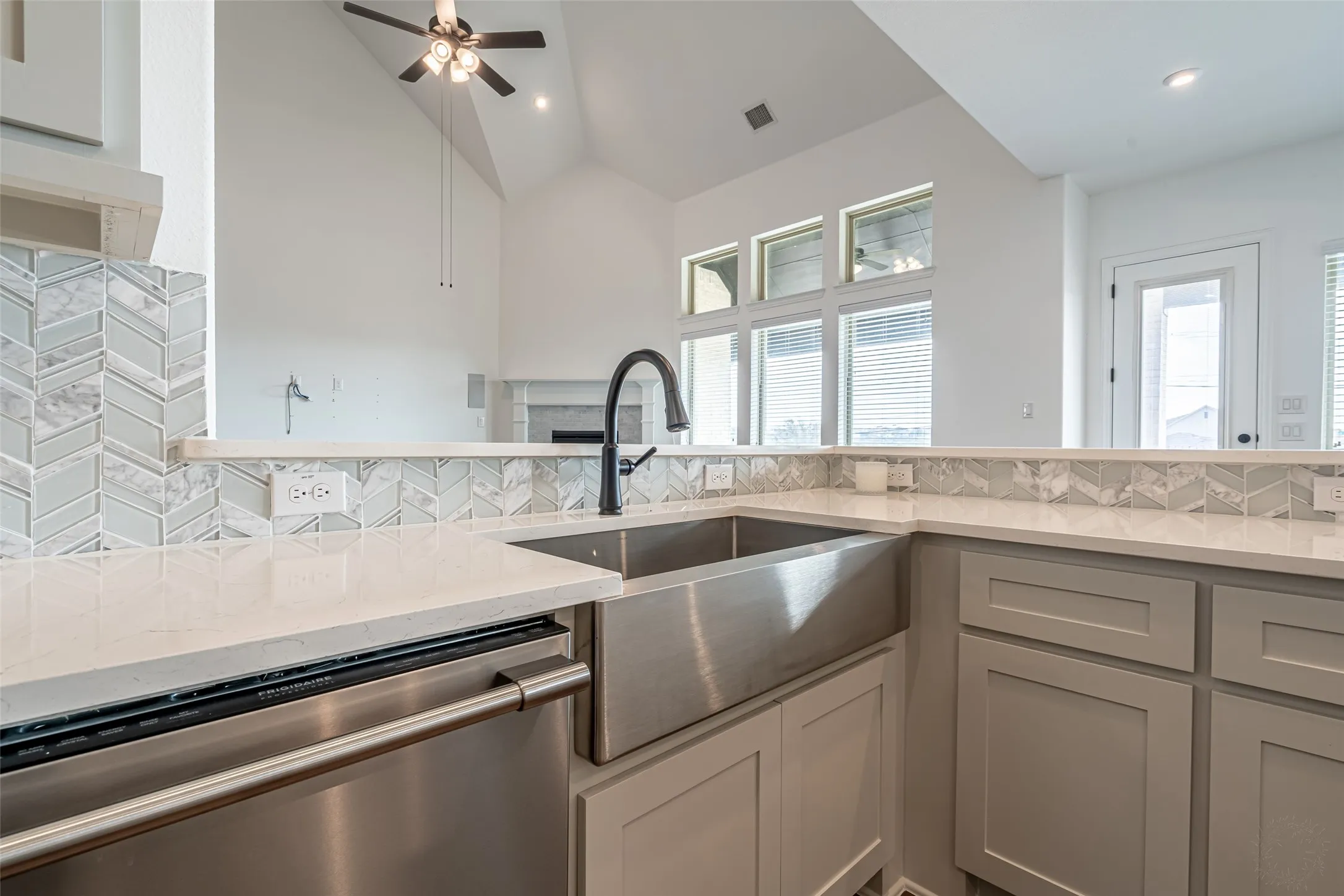 Single Family Residence For Rent in Tarrant County , 4109 Frontera Vista Drive, Fort Worth, Texas 76179, 5 Bedroom, 4 Bathroom, 3 Garage spaces, 4,650 Sqft, built in 2022, mls#21374507, Real Estate Agent in Fort Worth, Homes For Rent in Tarrant county, Homes For Rent in Fort Worth, Realtor in Fort Worth Texas, Real Estate Brokerage Independent Realty Texas, Luminita Cordes Realtor