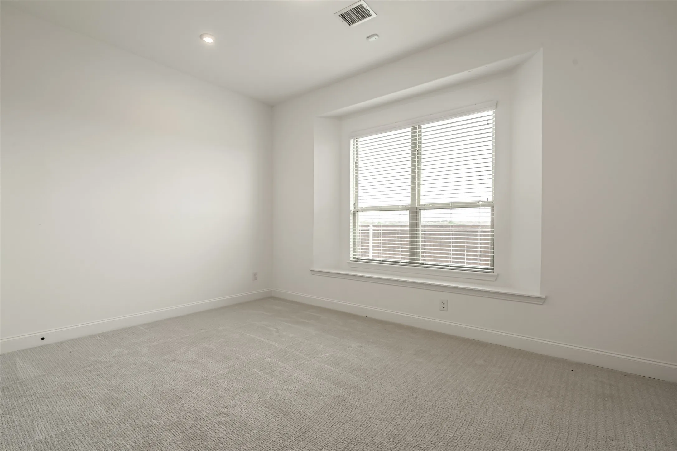 Single Family Residence For Rent in Tarrant County , 4109 Frontera Vista Drive, Fort Worth, Texas 76179, 5 Bedroom, 4 Bathroom, 3 Garage spaces, 4,650 Sqft, built in 2022, mls#21374507, Real Estate Agent in Fort Worth, Homes For Rent in Tarrant county, Homes For Rent in Fort Worth, Realtor in Fort Worth Texas, Real Estate Brokerage Independent Realty Texas, Luminita Cordes Realtor
