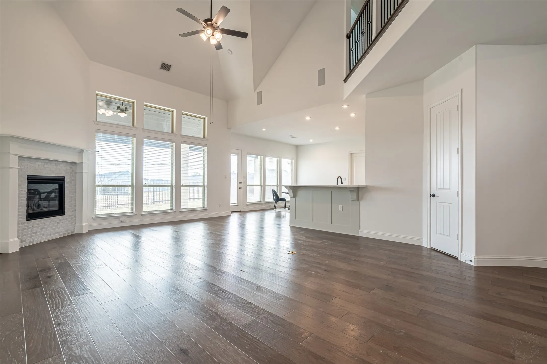Single Family Residence For Rent in Tarrant County , 4109 Frontera Vista Drive, Fort Worth, Texas 76179, 5 Bedroom, 4 Bathroom, 3 Garage spaces, 4,650 Sqft, built in 2022, mls#21374507, Real Estate Agent in Fort Worth, Homes For Rent in Tarrant county, Homes For Rent in Fort Worth, Realtor in Fort Worth Texas, Real Estate Brokerage Independent Realty Texas, Luminita Cordes Realtor