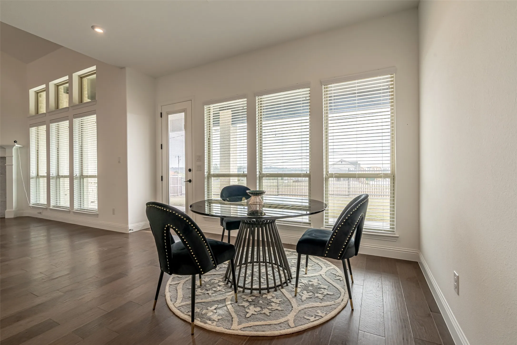 Single Family Residence For Rent in Tarrant County , 4109 Frontera Vista Drive, Fort Worth, Texas 76179, 5 Bedroom, 4 Bathroom, 3 Garage spaces, 4,650 Sqft, built in 2022, mls#21374507, Real Estate Agent in Fort Worth, Homes For Rent in Tarrant county, Homes For Rent in Fort Worth, Realtor in Fort Worth Texas, Real Estate Brokerage Independent Realty Texas, Luminita Cordes Realtor