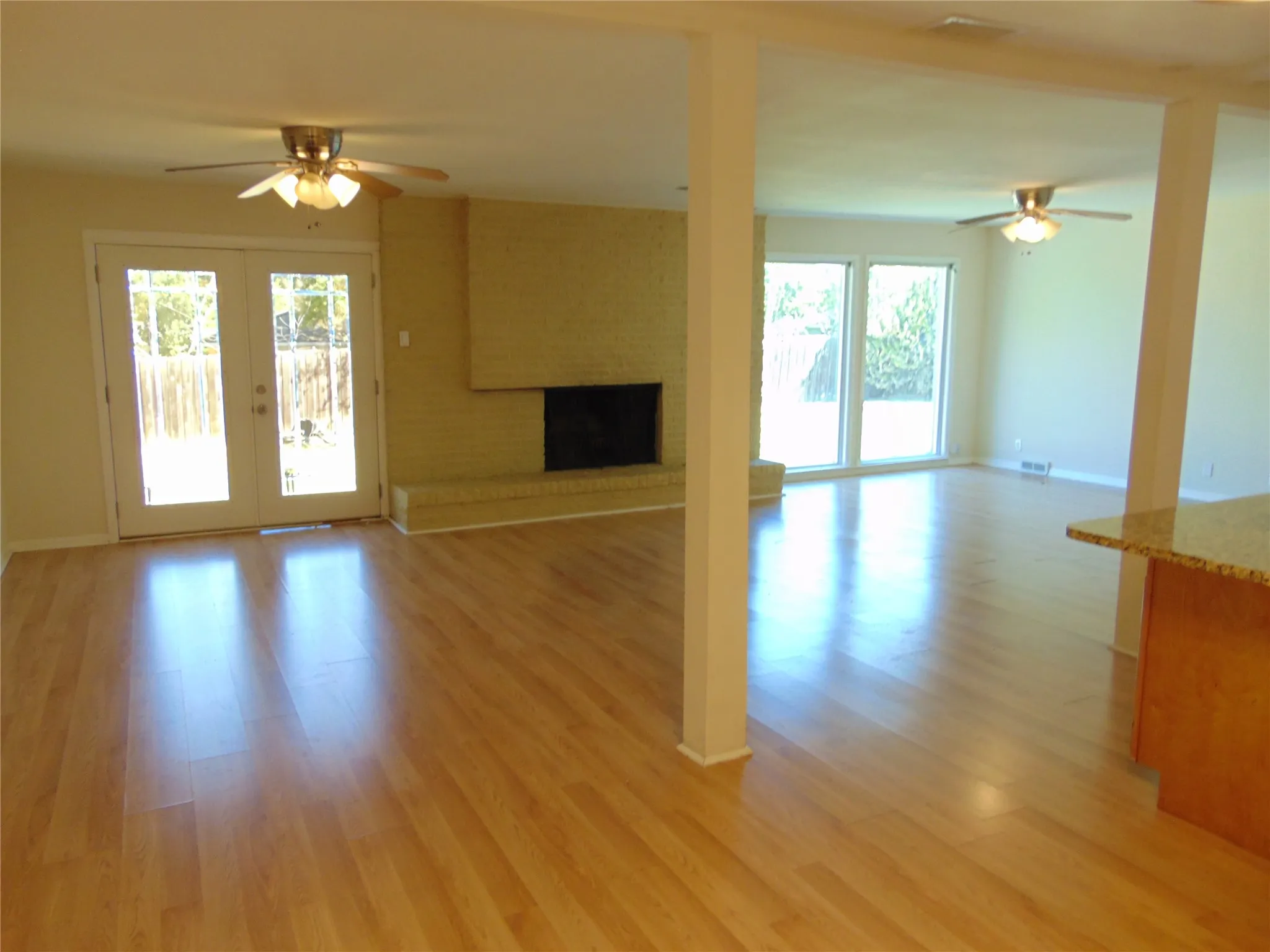 Single Family Residence For Sale in Dallas County , 3655 Pallos Verdas Drive, Dallas, Texas 75229, 3 Bedroom, 2 Bathroom, 2 Garage spaces, 1,705 Sqft, built in 1958, mls#21376296, Real Estate Agent in Dallas, Homes For Sale in Dallas county, Homes For Sale in Dallas, Realtor in Dallas Texas, Real Estate Brokerage Independent Realty Texas, Luminita Cordes Realtor