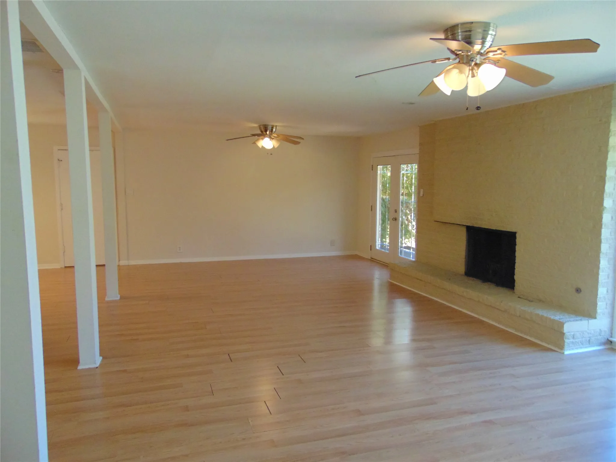 Single Family Residence For Sale in Dallas County , 3655 Pallos Verdas Drive, Dallas, Texas 75229, 3 Bedroom, 2 Bathroom, 2 Garage spaces, 1,705 Sqft, built in 1958, mls#21376296, Real Estate Agent in Dallas, Homes For Sale in Dallas county, Homes For Sale in Dallas, Realtor in Dallas Texas, Real Estate Brokerage Independent Realty Texas, Luminita Cordes Realtor