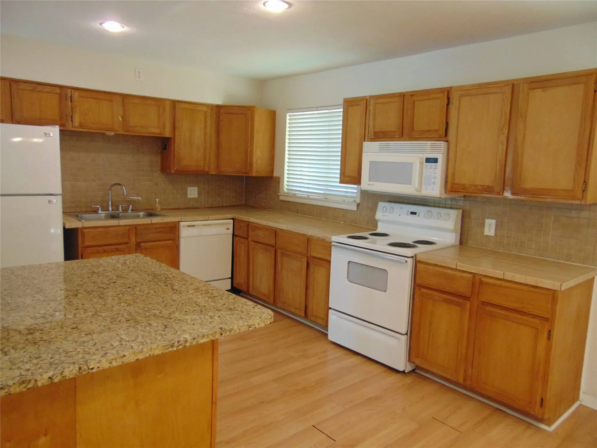 Single Family Residence For Sale in Dallas County , 3655 Pallos Verdas Drive, Dallas, Texas 75229, 3 Bedroom, 2 Bathroom, 2 Garage spaces, 1,705 Sqft, built in 1958, mls#21376296, Real Estate Agent in Dallas, Homes For Sale in Dallas county, Homes For Sale in Dallas, Realtor in Dallas Texas, Real Estate Brokerage Independent Realty Texas, Luminita Cordes Realtor