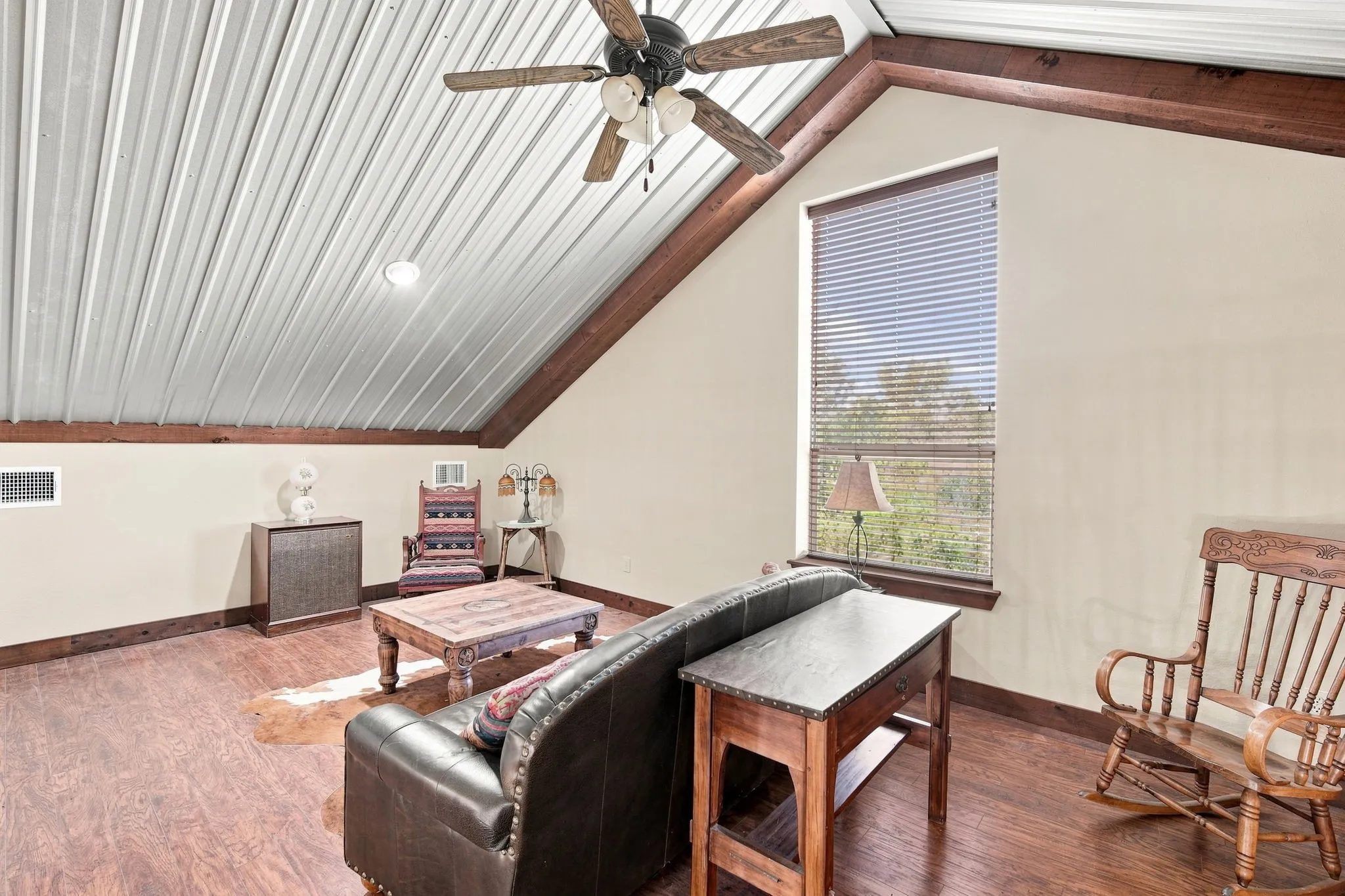 Single Family Residence For Sale in Bosque County , 259 County Road 1409, Morgan, Texas 76671, 3 Bedroom, 3 Bathroom, 2 Garage spaces, 2,544 Sqft, built in 2014, mls#21374299, Real Estate Agent in Morgan, Homes For Sale in Bosque county, Homes For Sale in Morgan, Realtor in Morgan Texas, Real Estate Brokerage Independent Realty Texas, Luminita Cordes Realtor