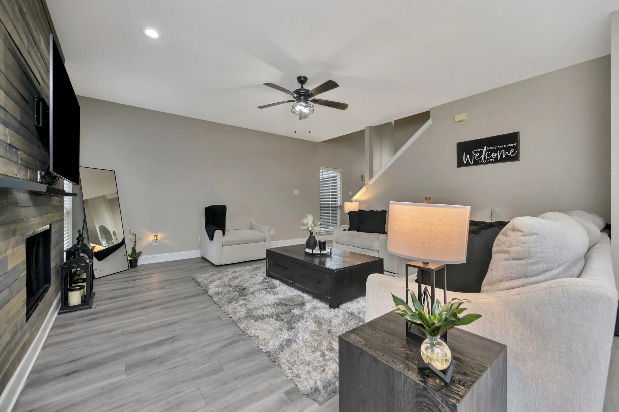 Single Family Residence For Sale in Denton County , 102 Lakeway Lane, Justin, Texas 76247, 4 Bedroom, 3 Bathroom, 2 Garage spaces, 2,107 Sqft, built in 2001, mls#21370571, Real Estate Agent in Justin, Homes For Sale in Denton county, Homes For Sale in Justin, Realtor in Justin Texas, Real Estate Brokerage Independent Realty Texas, Luminita Cordes Realtor