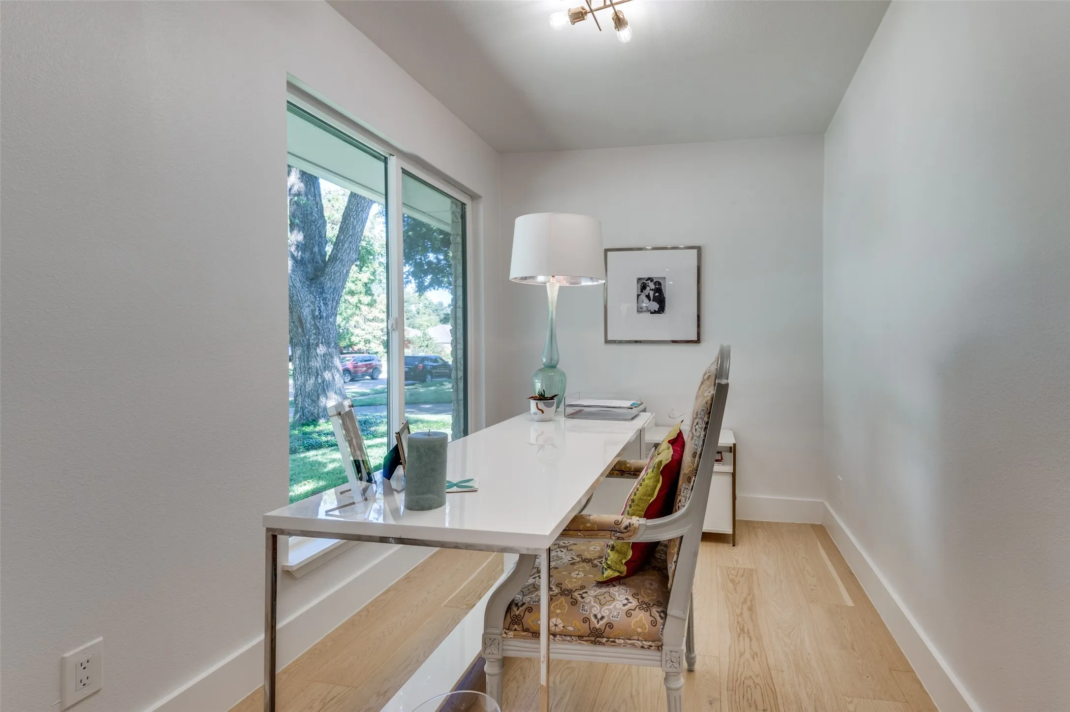 Single Family Residence For Rent in Dallas County , 6920 Winchester Street, Dallas, Texas 75231, 3 Bedroom, 3 Bathroom, 2 Garage spaces, 2,117 Sqft, built in 1957, mls#21376211, Real Estate Agent in Dallas, Homes For Rent in Dallas county, Homes For Rent in Dallas, Realtor in Dallas Texas, Real Estate Brokerage Independent Realty Texas, Luminita Cordes Realtor