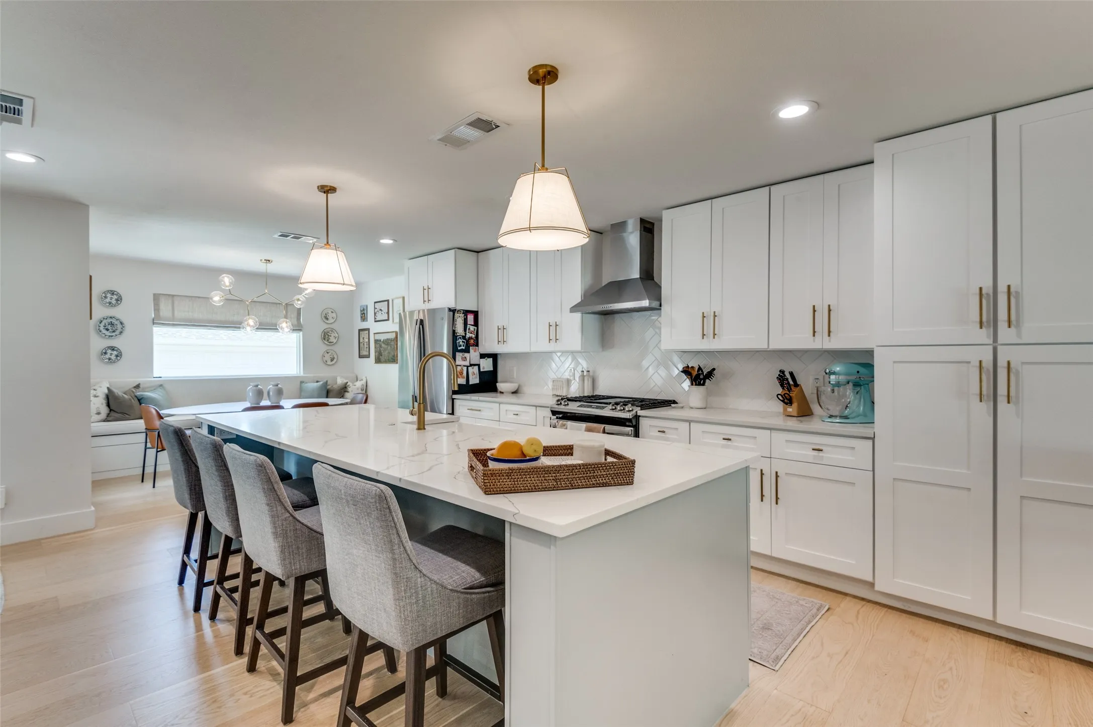 Single Family Residence For Rent in Dallas County , 6920 Winchester Street, Dallas, Texas 75231, 3 Bedroom, 3 Bathroom, 2 Garage spaces, 2,117 Sqft, built in 1957, mls#21376211, Real Estate Agent in Dallas, Homes For Rent in Dallas county, Homes For Rent in Dallas, Realtor in Dallas Texas, Real Estate Brokerage Independent Realty Texas, Luminita Cordes Realtor