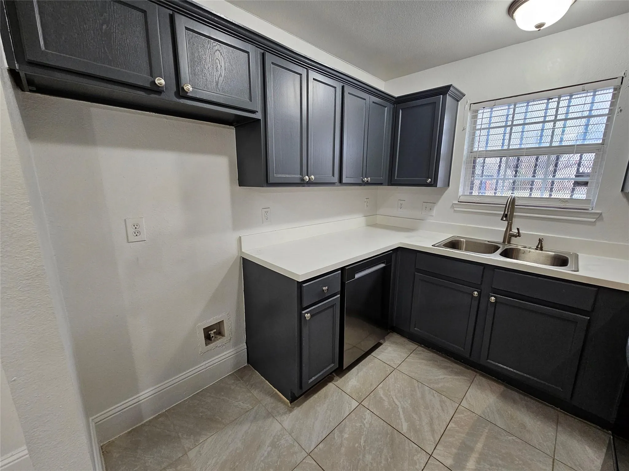 Duplex For Rent in Dallas County , 1615 Herald Street 1613, Dallas, Texas 75215, 3 Bedroom, 2 Bathroom, Garage spaces, 999 Sqft, built in 2007, mls#21374278, Real Estate Agent in Dallas, Homes For Rent in Dallas county, Homes For Rent in Dallas, Realtor in Dallas Texas, Real Estate Brokerage Independent Realty Texas, Luminita Cordes Realtor