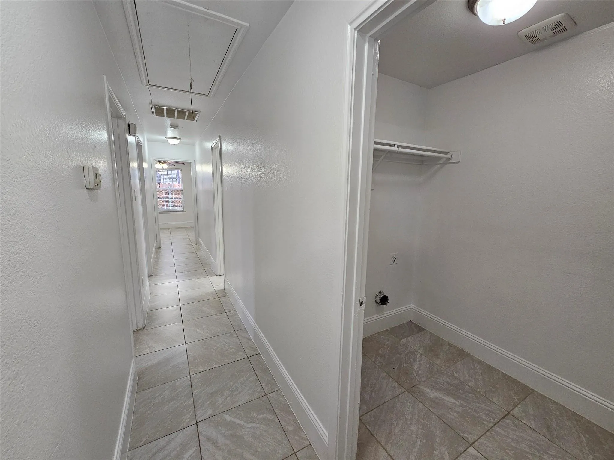 Duplex For Rent in Dallas County , 1615 Herald Street 1613, Dallas, Texas 75215, 3 Bedroom, 2 Bathroom, Garage spaces, 999 Sqft, built in 2007, mls#21374278, Real Estate Agent in Dallas, Homes For Rent in Dallas county, Homes For Rent in Dallas, Realtor in Dallas Texas, Real Estate Brokerage Independent Realty Texas, Luminita Cordes Realtor
