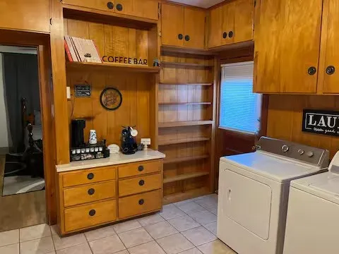 Single Family Residence For Rent in Taylor County , 1426 Cedar Street, Abilene, Texas 79601, 2 Bedroom, 1 Bathroom, Garage spaces, 1,064 Sqft, built in 1926, mls#21376307, Real Estate Agent in Abilene, Homes For Rent in Taylor county, Homes For Rent in Abilene, Realtor in Abilene Texas, Real Estate Brokerage Independent Realty Texas, Luminita Cordes Realtor