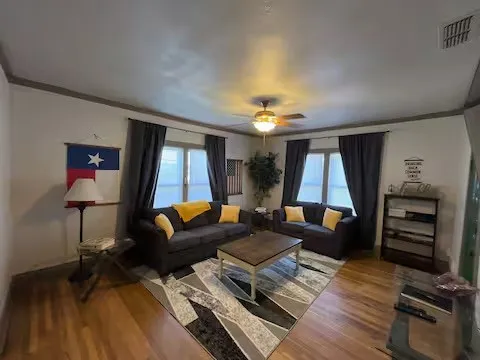 Single Family Residence For Rent in Taylor County , 1426 Cedar Street, Abilene, Texas 79601, 2 Bedroom, 1 Bathroom, Garage spaces, 1,064 Sqft, built in 1926, mls#21376307, Real Estate Agent in Abilene, Homes For Rent in Taylor county, Homes For Rent in Abilene, Realtor in Abilene Texas, Real Estate Brokerage Independent Realty Texas, Luminita Cordes Realtor