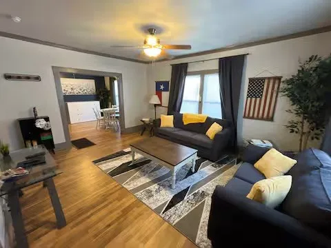 Single Family Residence For Rent in Taylor County , 1426 Cedar Street, Abilene, Texas 79601, 2 Bedroom, 1 Bathroom, Garage spaces, 1,064 Sqft, built in 1926, mls#21376307, Real Estate Agent in Abilene, Homes For Rent in Taylor county, Homes For Rent in Abilene, Realtor in Abilene Texas, Real Estate Brokerage Independent Realty Texas, Luminita Cordes Realtor