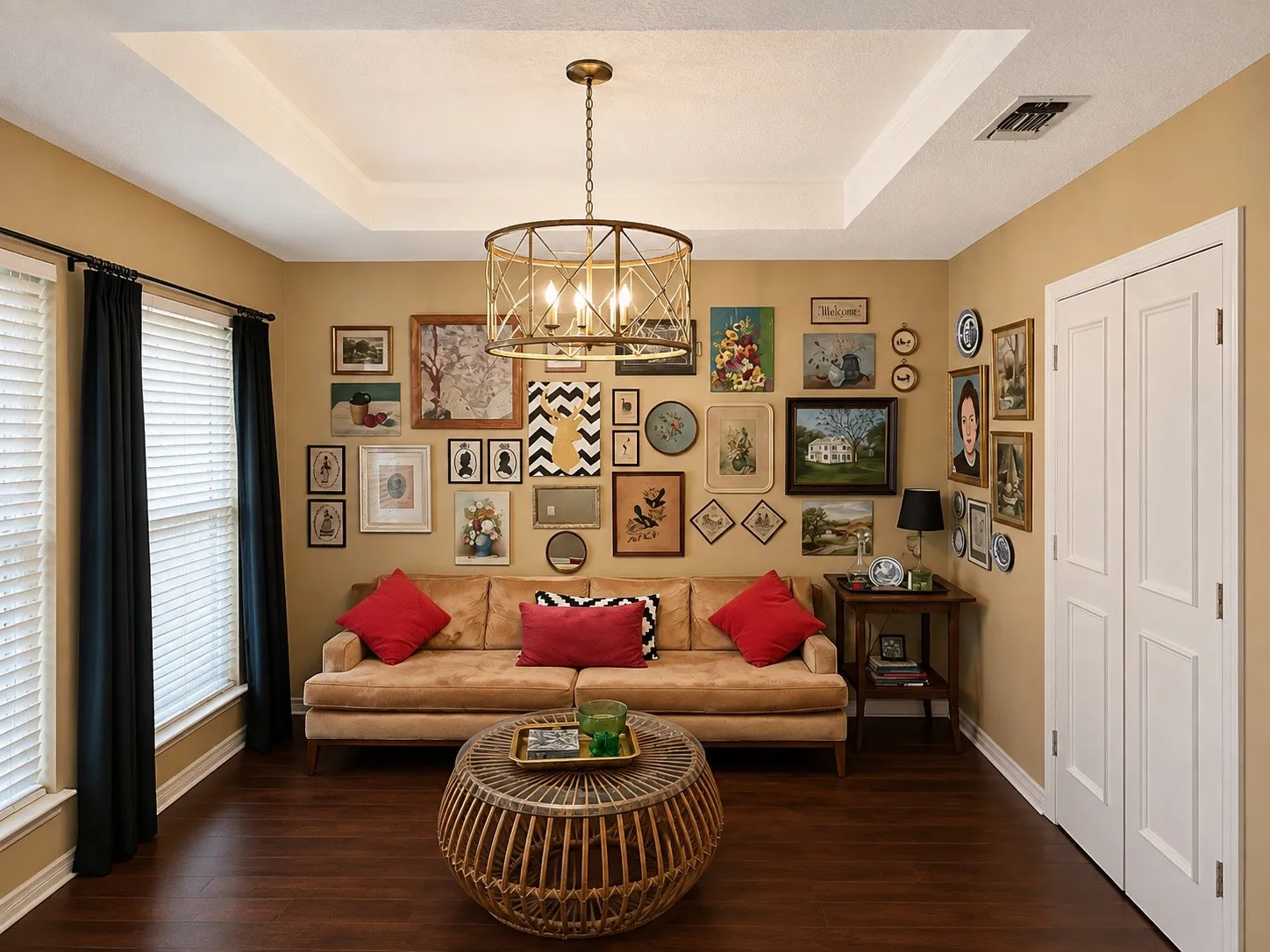 Single Family Residence For Sale in Tarrant County , 2858 Cresthaven Drive, Grapevine, Texas 76051, 3 Bedroom, 2 Bathroom, 2 Garage spaces, 1,894 Sqft, built in 1980, mls#21376127, Real Estate Agent in Grapevine, Homes For Sale in Tarrant county, Homes For Sale in Grapevine, Realtor in Grapevine Texas, Real Estate Brokerage Independent Realty Texas, Luminita Cordes Realtor