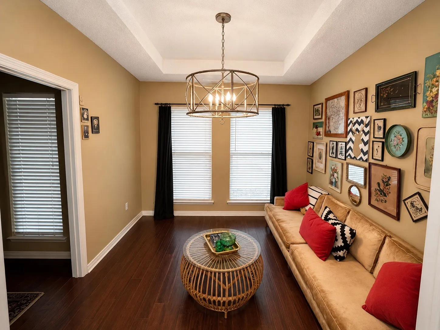 Single Family Residence For Sale in Tarrant County , 2858 Cresthaven Drive, Grapevine, Texas 76051, 3 Bedroom, 2 Bathroom, 2 Garage spaces, 1,894 Sqft, built in 1980, mls#21376127, Real Estate Agent in Grapevine, Homes For Sale in Tarrant county, Homes For Sale in Grapevine, Realtor in Grapevine Texas, Real Estate Brokerage Independent Realty Texas, Luminita Cordes Realtor