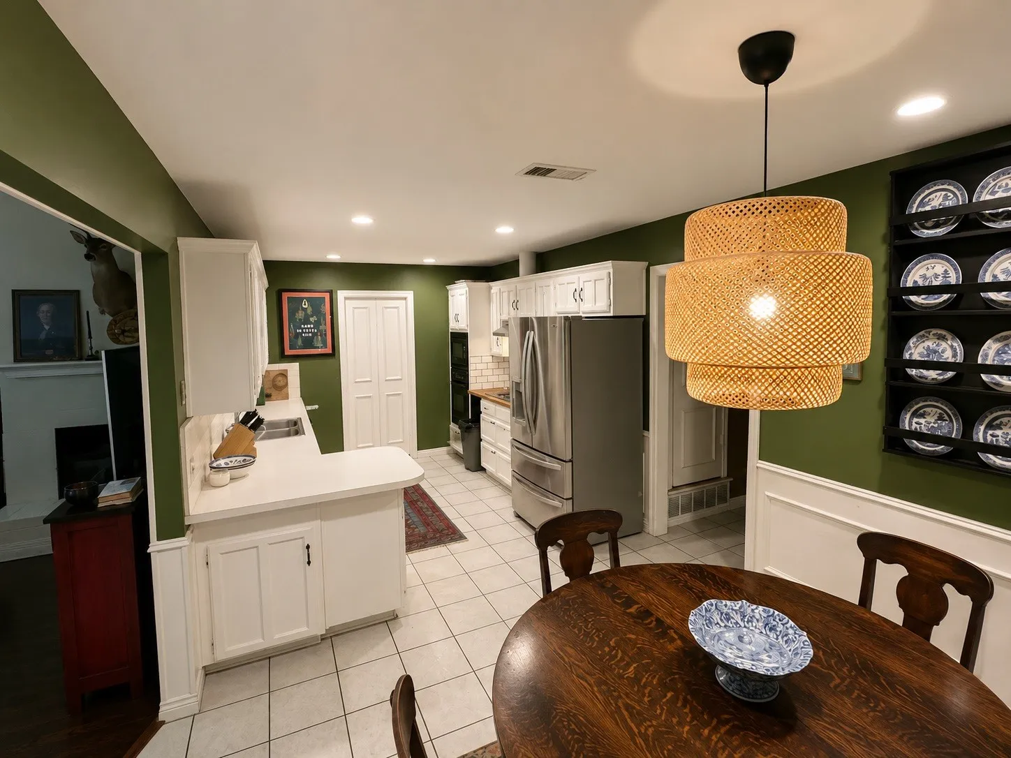 Single Family Residence For Sale in Tarrant County , 2858 Cresthaven Drive, Grapevine, Texas 76051, 3 Bedroom, 2 Bathroom, 2 Garage spaces, 1,894 Sqft, built in 1980, mls#21376127, Real Estate Agent in Grapevine, Homes For Sale in Tarrant county, Homes For Sale in Grapevine, Realtor in Grapevine Texas, Real Estate Brokerage Independent Realty Texas, Luminita Cordes Realtor