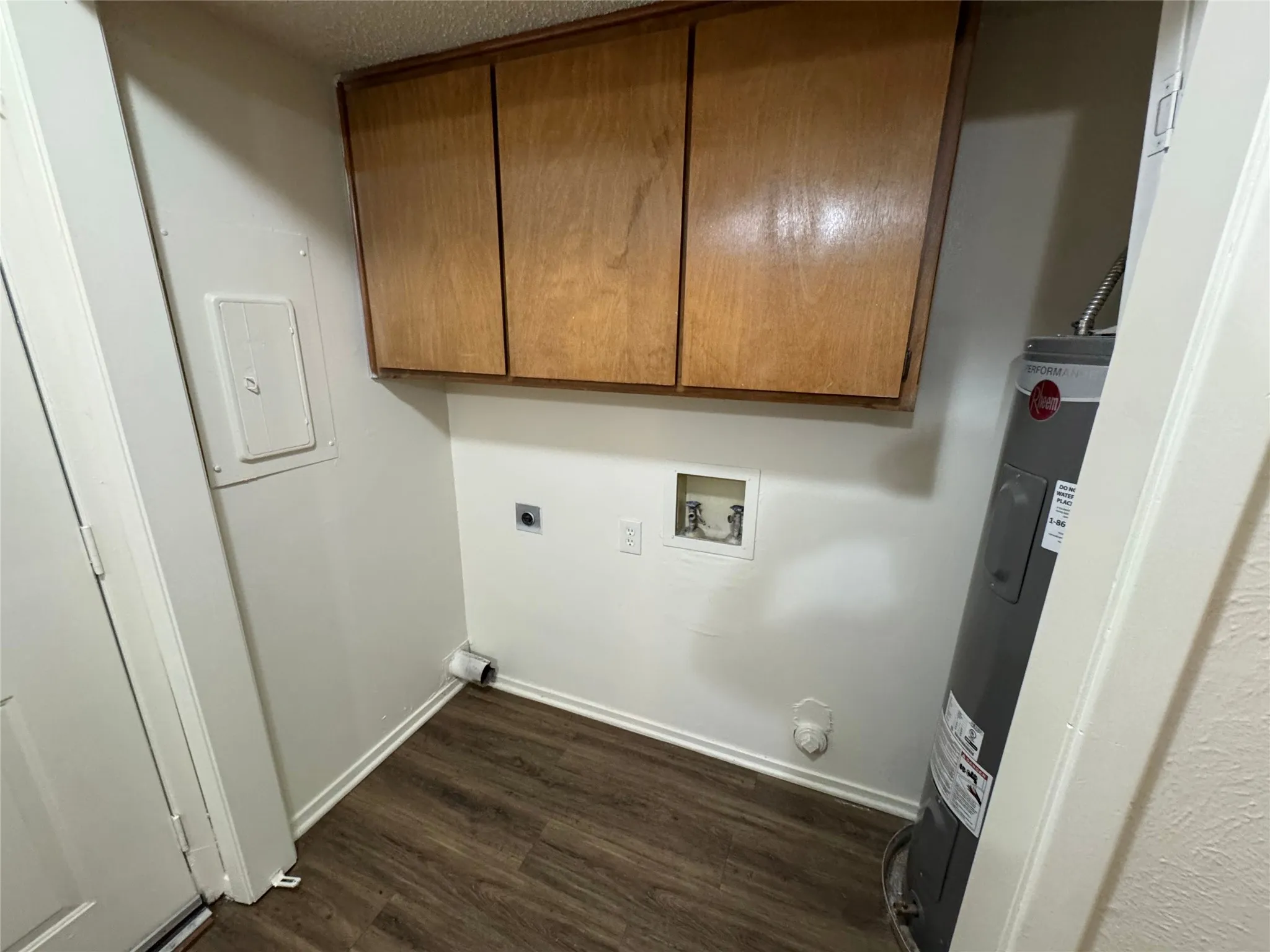 Quadruplex For Rent in Tarrant County , 3514 Smith Barry Road, Pantego, Texas 76013, 2 Bedroom, 3 Bathroom, Garage spaces, 1,200 Sqft, built in 1980, mls#21376309, Real Estate Agent in Pantego, Homes For Rent in Tarrant county, Homes For Rent in Pantego, Realtor in Pantego Texas, Real Estate Brokerage Independent Realty Texas, Luminita Cordes Realtor
