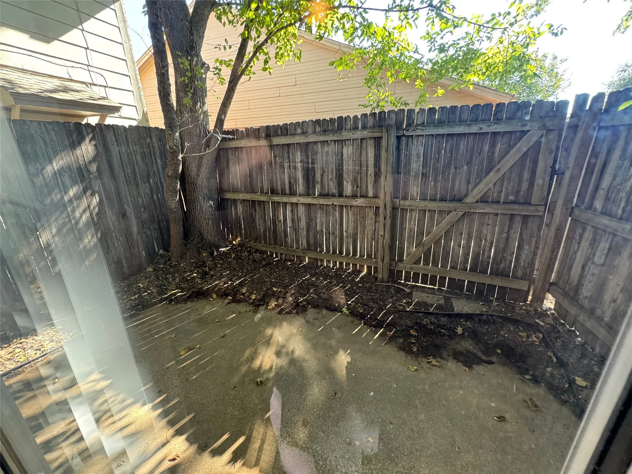 Quadruplex For Rent in Tarrant County , 3514 Smith Barry Road, Pantego, Texas 76013, 2 Bedroom, 3 Bathroom, Garage spaces, 1,200 Sqft, built in 1980, mls#21376309, Real Estate Agent in Pantego, Homes For Rent in Tarrant county, Homes For Rent in Pantego, Realtor in Pantego Texas, Real Estate Brokerage Independent Realty Texas, Luminita Cordes Realtor