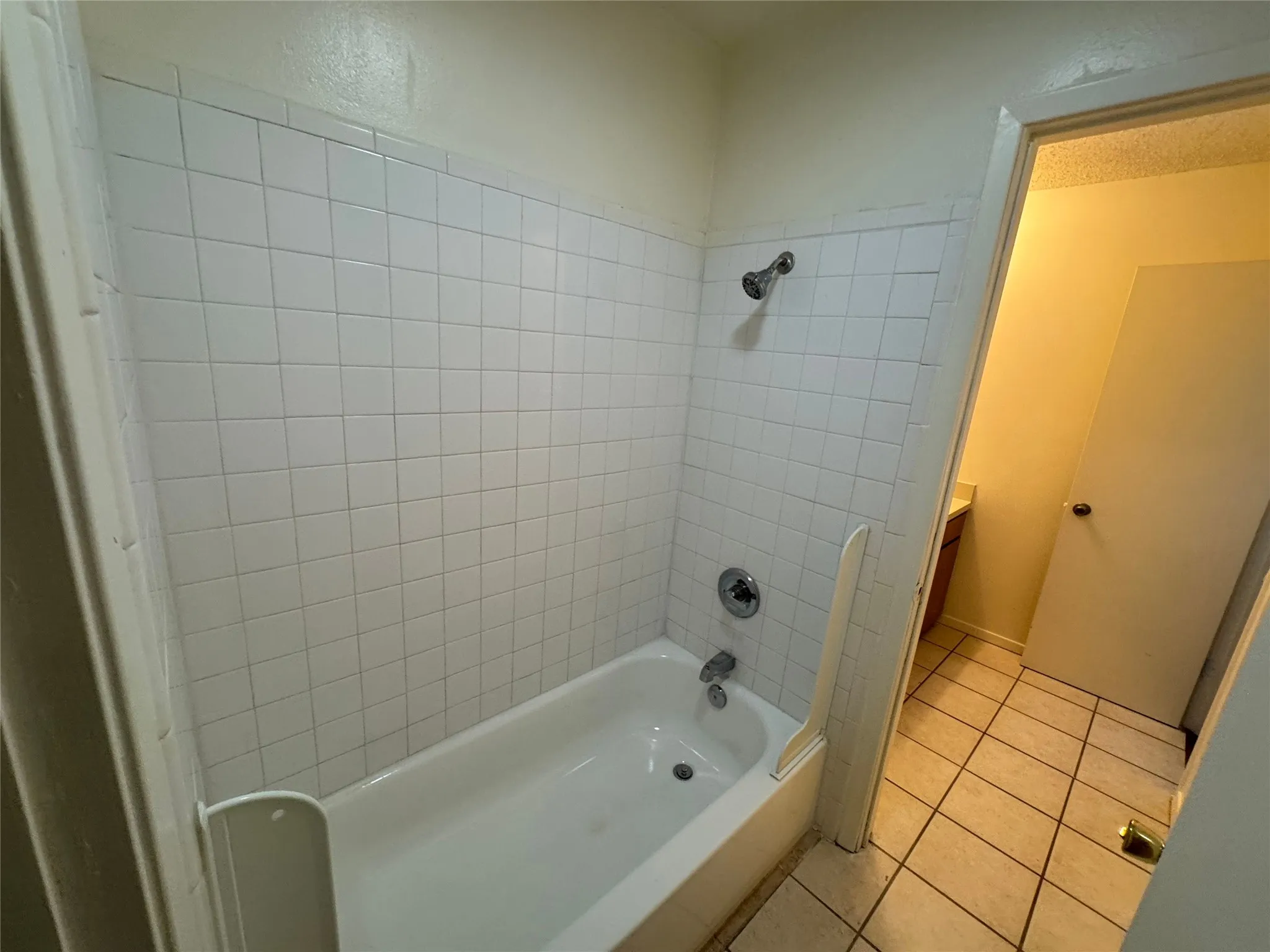 Quadruplex For Rent in Tarrant County , 3514 Smith Barry Road, Pantego, Texas 76013, 2 Bedroom, 3 Bathroom, Garage spaces, 1,200 Sqft, built in 1980, mls#21376309, Real Estate Agent in Pantego, Homes For Rent in Tarrant county, Homes For Rent in Pantego, Realtor in Pantego Texas, Real Estate Brokerage Independent Realty Texas, Luminita Cordes Realtor