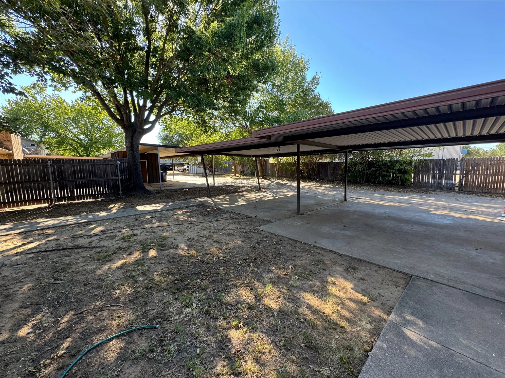 Quadruplex For Rent in Tarrant County , 3514 Smith Barry Road, Pantego, Texas 76013, 2 Bedroom, 3 Bathroom, Garage spaces, 1,200 Sqft, built in 1980, mls#21376309, Real Estate Agent in Pantego, Homes For Rent in Tarrant county, Homes For Rent in Pantego, Realtor in Pantego Texas, Real Estate Brokerage Independent Realty Texas, Luminita Cordes Realtor