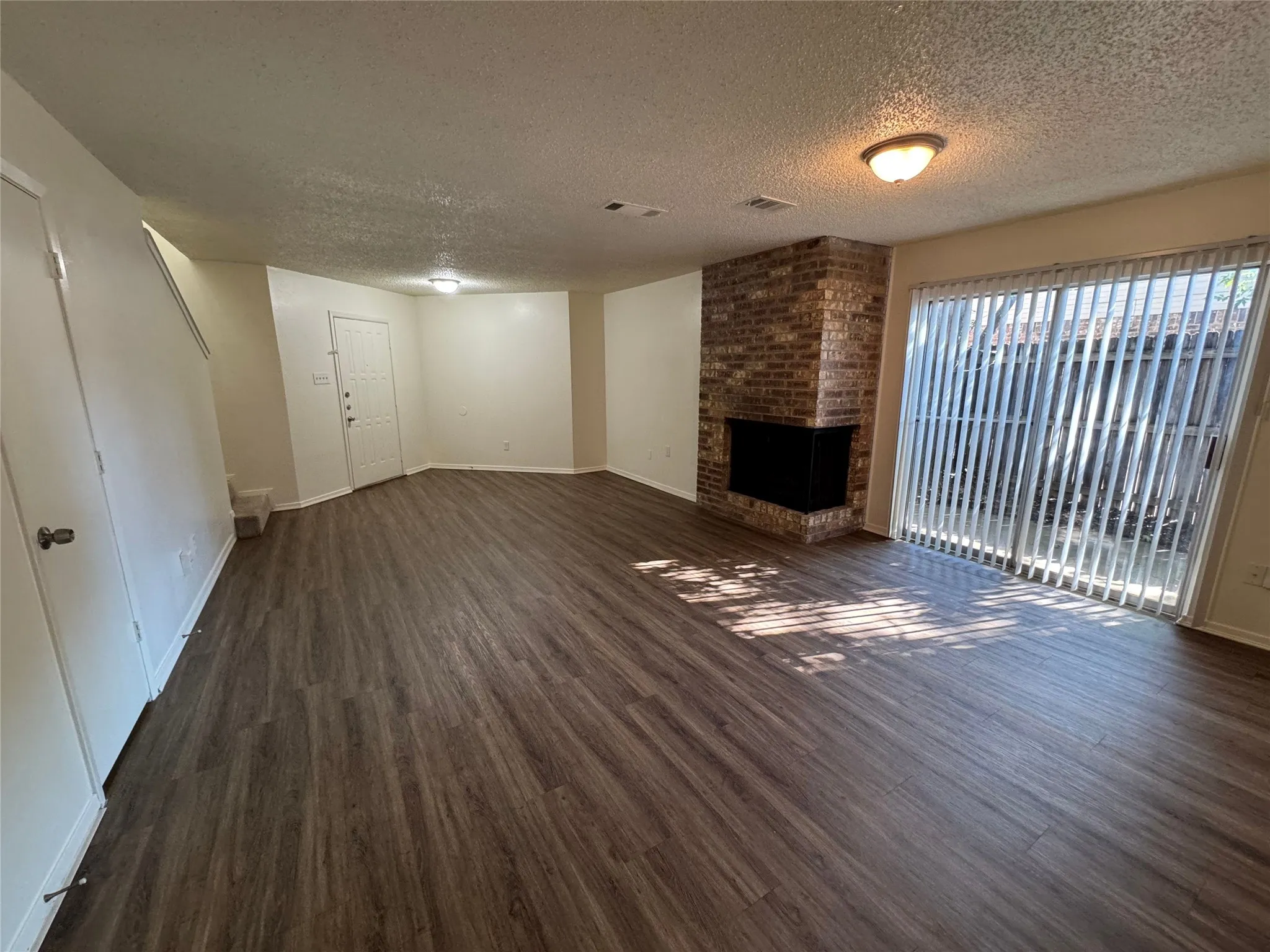 Quadruplex For Rent in Tarrant County , 3514 Smith Barry Road, Pantego, Texas 76013, 2 Bedroom, 3 Bathroom, Garage spaces, 1,200 Sqft, built in 1980, mls#21376309, Real Estate Agent in Pantego, Homes For Rent in Tarrant county, Homes For Rent in Pantego, Realtor in Pantego Texas, Real Estate Brokerage Independent Realty Texas, Luminita Cordes Realtor