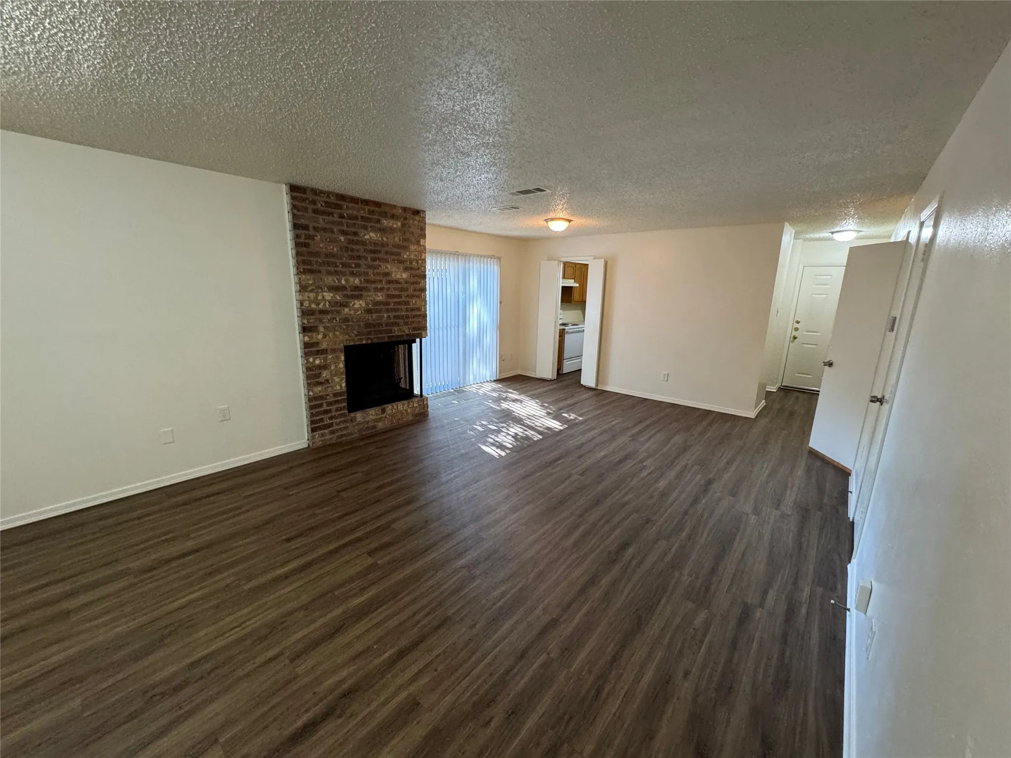Quadruplex For Rent in Tarrant County , 3514 Smith Barry Road, Pantego, Texas 76013, 2 Bedroom, 3 Bathroom, Garage spaces, 1,200 Sqft, built in 1980, mls#21376309, Real Estate Agent in Pantego, Homes For Rent in Tarrant county, Homes For Rent in Pantego, Realtor in Pantego Texas, Real Estate Brokerage Independent Realty Texas, Luminita Cordes Realtor