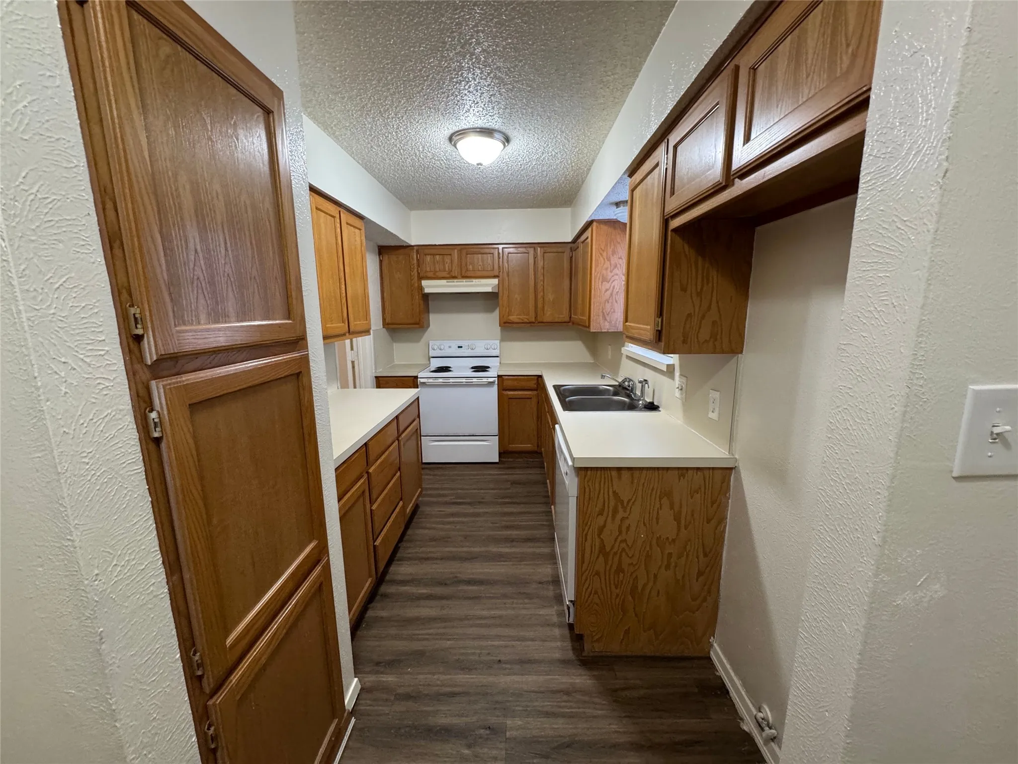 Quadruplex For Rent in Tarrant County , 3514 Smith Barry Road, Pantego, Texas 76013, 2 Bedroom, 3 Bathroom, Garage spaces, 1,200 Sqft, built in 1980, mls#21376309, Real Estate Agent in Pantego, Homes For Rent in Tarrant county, Homes For Rent in Pantego, Realtor in Pantego Texas, Real Estate Brokerage Independent Realty Texas, Luminita Cordes Realtor