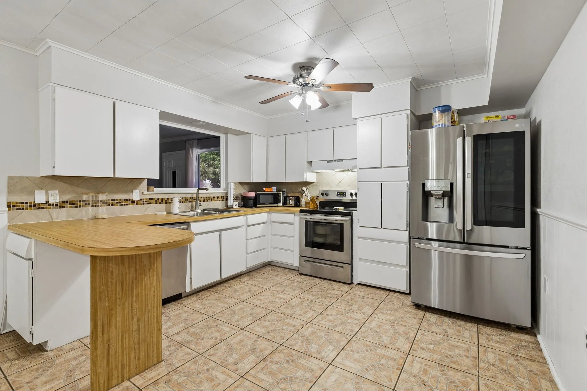 Single Family Residence For Sale in Dallas County , 13955 Birchlawn Drive, Farmers Branch, Texas 75234, 3 Bedroom, 2 Bathroom, 1 Garage spaces, 1,607 Sqft, built in 1956, mls#21376286, Real Estate Agent in Farmers Branch, Homes For Sale in Dallas county, Homes For Sale in Farmers Branch, Realtor in Farmers Branch Texas, Real Estate Brokerage Independent Realty Texas, Luminita Cordes Realtor