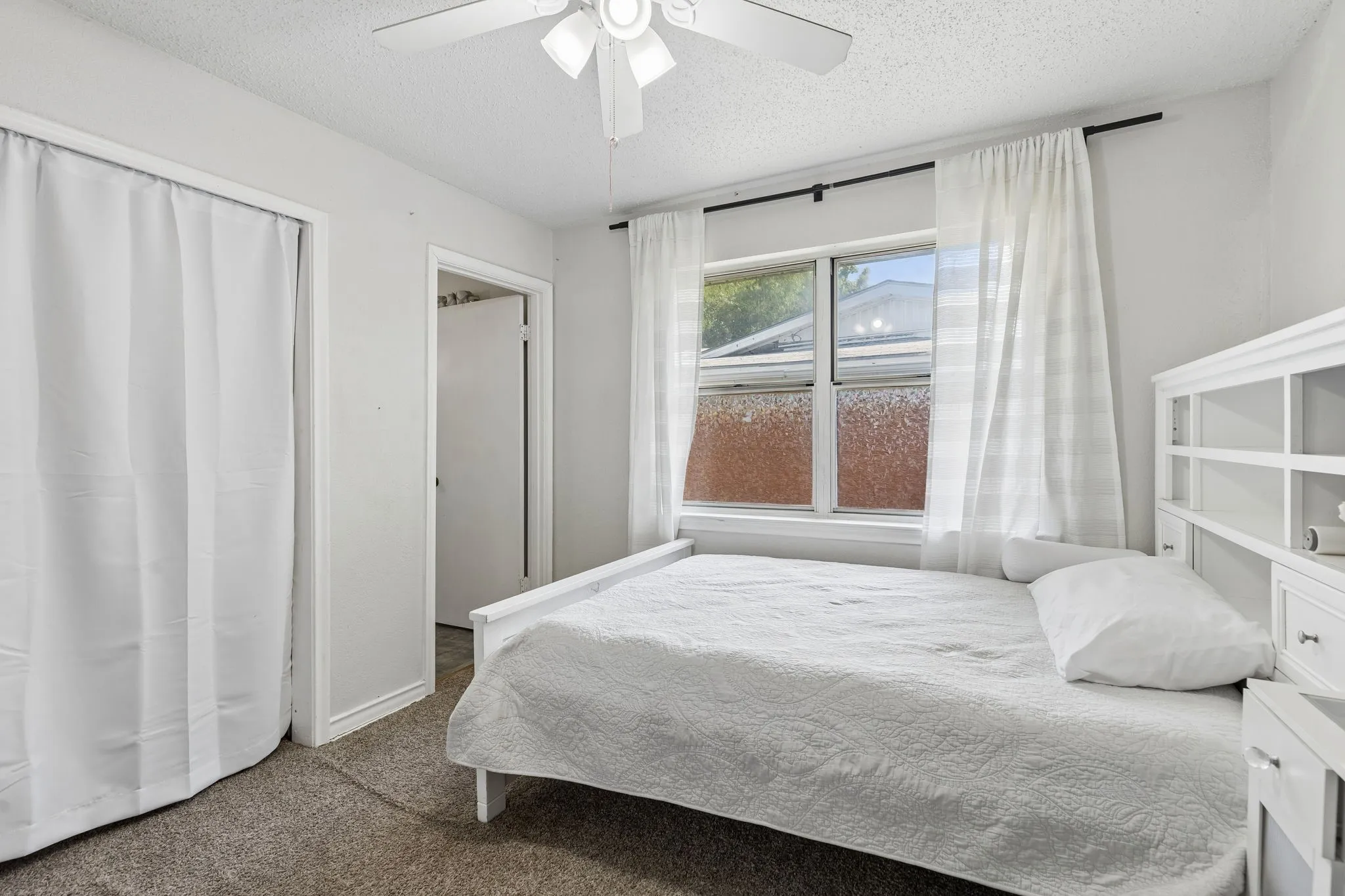 Single Family Residence For Sale in Dallas County , 13955 Birchlawn Drive, Farmers Branch, Texas 75234, 3 Bedroom, 2 Bathroom, 1 Garage spaces, 1,607 Sqft, built in 1956, mls#21376286, Real Estate Agent in Farmers Branch, Homes For Sale in Dallas county, Homes For Sale in Farmers Branch, Realtor in Farmers Branch Texas, Real Estate Brokerage Independent Realty Texas, Luminita Cordes Realtor