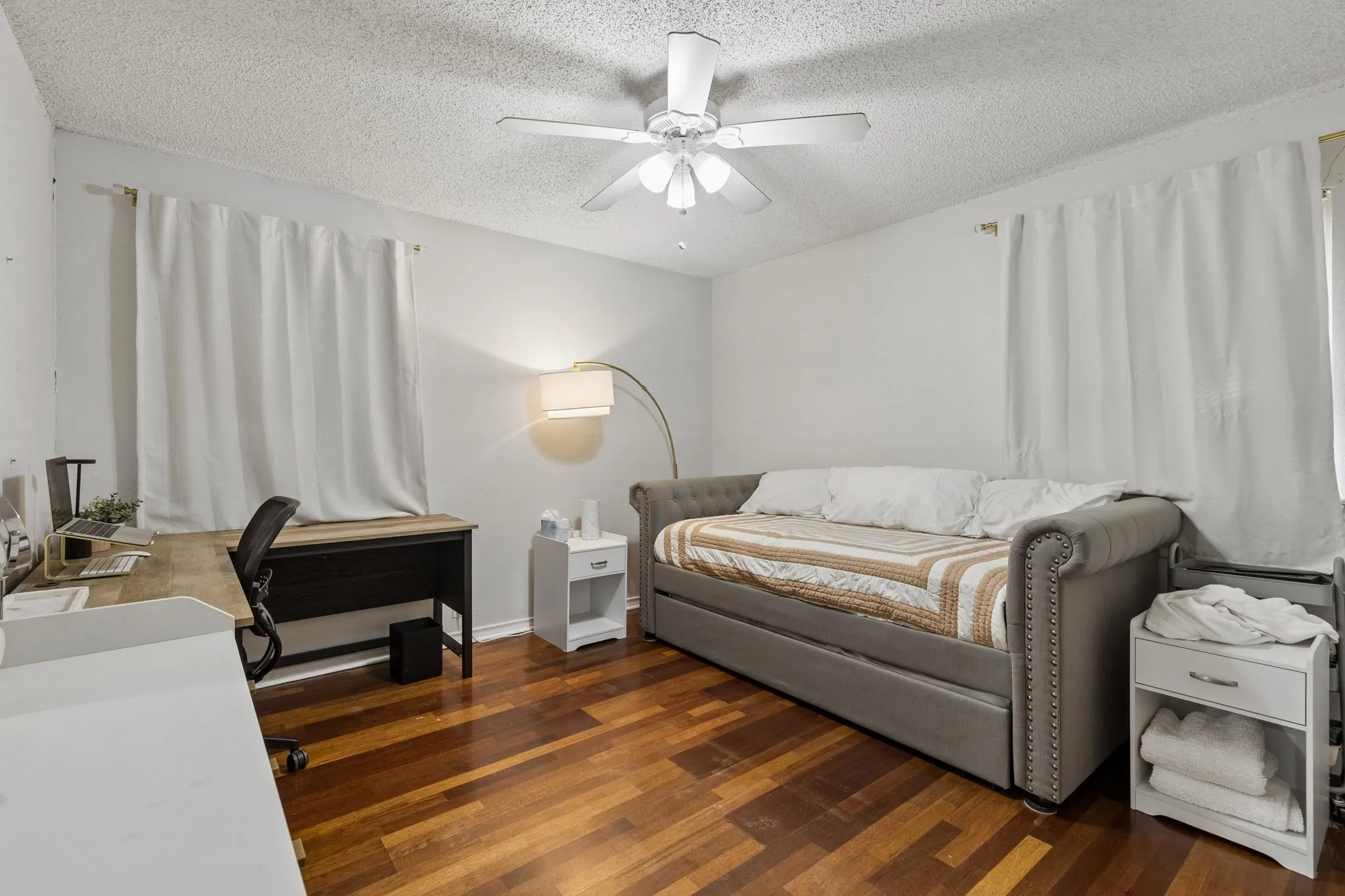 Single Family Residence For Sale in Dallas County , 13955 Birchlawn Drive, Farmers Branch, Texas 75234, 3 Bedroom, 2 Bathroom, 1 Garage spaces, 1,607 Sqft, built in 1956, mls#21376286, Real Estate Agent in Farmers Branch, Homes For Sale in Dallas county, Homes For Sale in Farmers Branch, Realtor in Farmers Branch Texas, Real Estate Brokerage Independent Realty Texas, Luminita Cordes Realtor