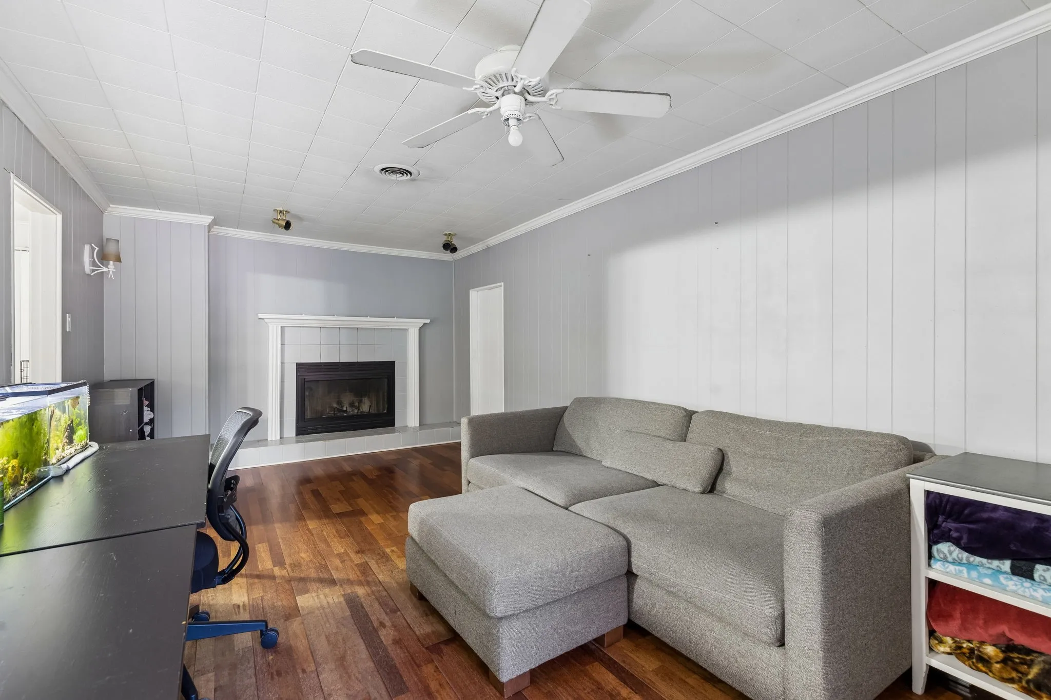 Single Family Residence For Sale in Dallas County , 13955 Birchlawn Drive, Farmers Branch, Texas 75234, 3 Bedroom, 2 Bathroom, 1 Garage spaces, 1,607 Sqft, built in 1956, mls#21376286, Real Estate Agent in Farmers Branch, Homes For Sale in Dallas county, Homes For Sale in Farmers Branch, Realtor in Farmers Branch Texas, Real Estate Brokerage Independent Realty Texas, Luminita Cordes Realtor