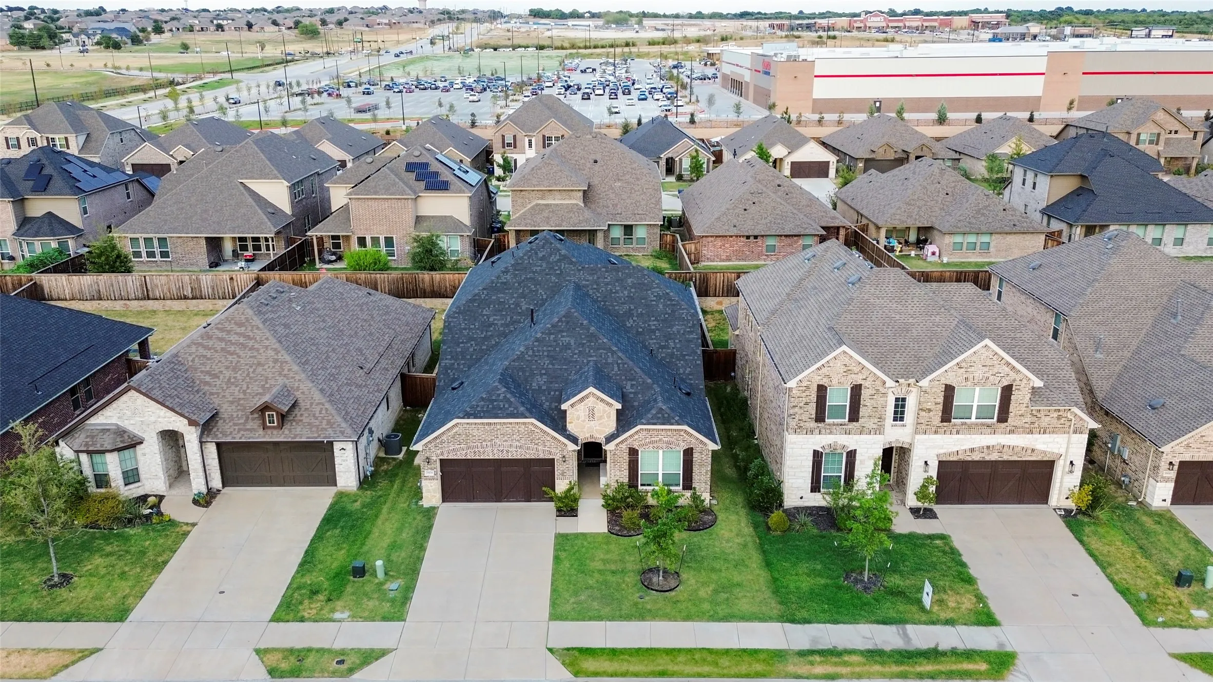 Single Family Residence For Sale in Collin County , 3424 Etta Terrace, Celina, Texas 75009, 4 Bedroom, 3 Bathroom, 2 Garage spaces, 3,359 Sqft, built in 2021, mls#21376195, Real Estate Agent in Celina, Homes For Sale in Collin county, Homes For Sale in Celina, Realtor in Celina Texas, Real Estate Brokerage Independent Realty Texas, Luminita Cordes Realtor