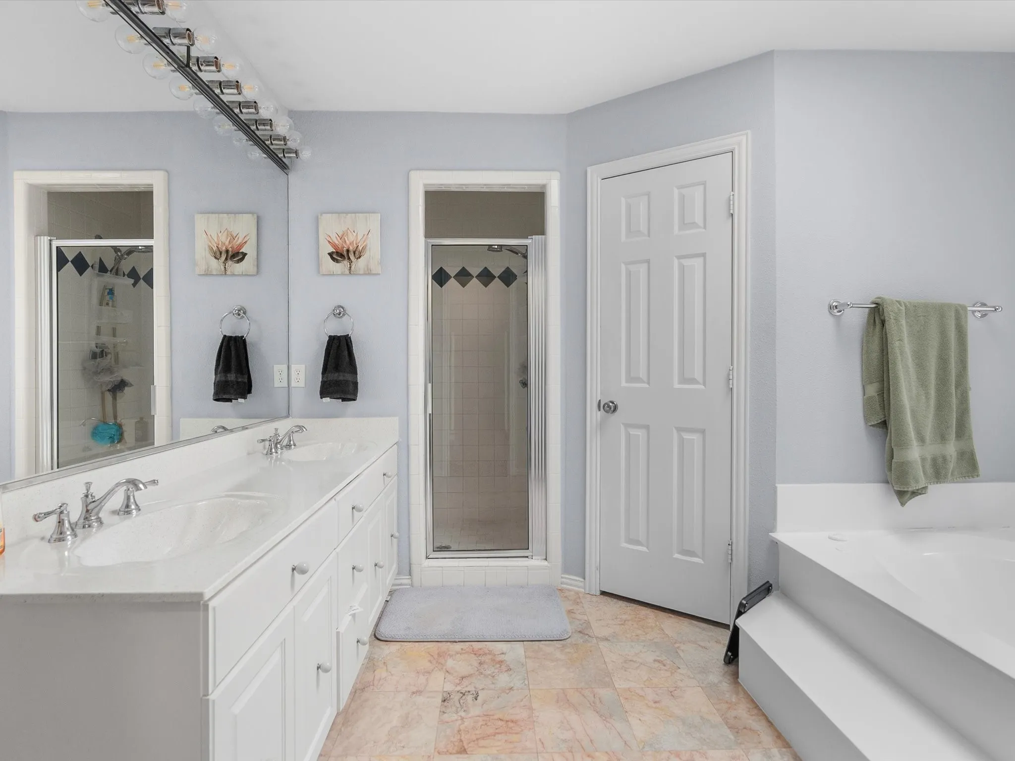 Single Family Residence For Sale in Dallas County , 3024 Encino Drive, Dallas, Texas 75228, 4 Bedroom, 3 Bathroom, 2 Garage spaces, 2,747 Sqft, built in 1991, mls#21376316, Real Estate Agent in Dallas, Homes For Sale in Dallas county, Homes For Sale in Dallas, Realtor in Dallas Texas, Real Estate Brokerage Independent Realty Texas, Luminita Cordes Realtor