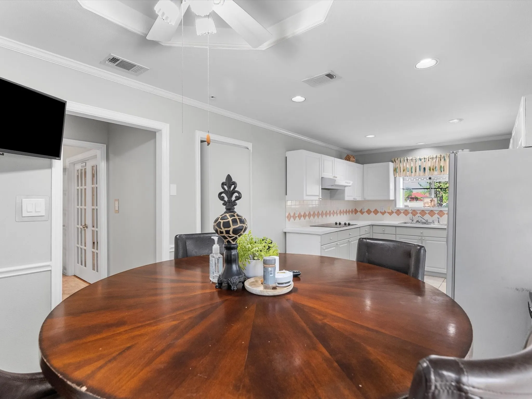 Single Family Residence For Sale in Dallas County , 3024 Encino Drive, Dallas, Texas 75228, 4 Bedroom, 3 Bathroom, 2 Garage spaces, 2,747 Sqft, built in 1991, mls#21376316, Real Estate Agent in Dallas, Homes For Sale in Dallas county, Homes For Sale in Dallas, Realtor in Dallas Texas, Real Estate Brokerage Independent Realty Texas, Luminita Cordes Realtor