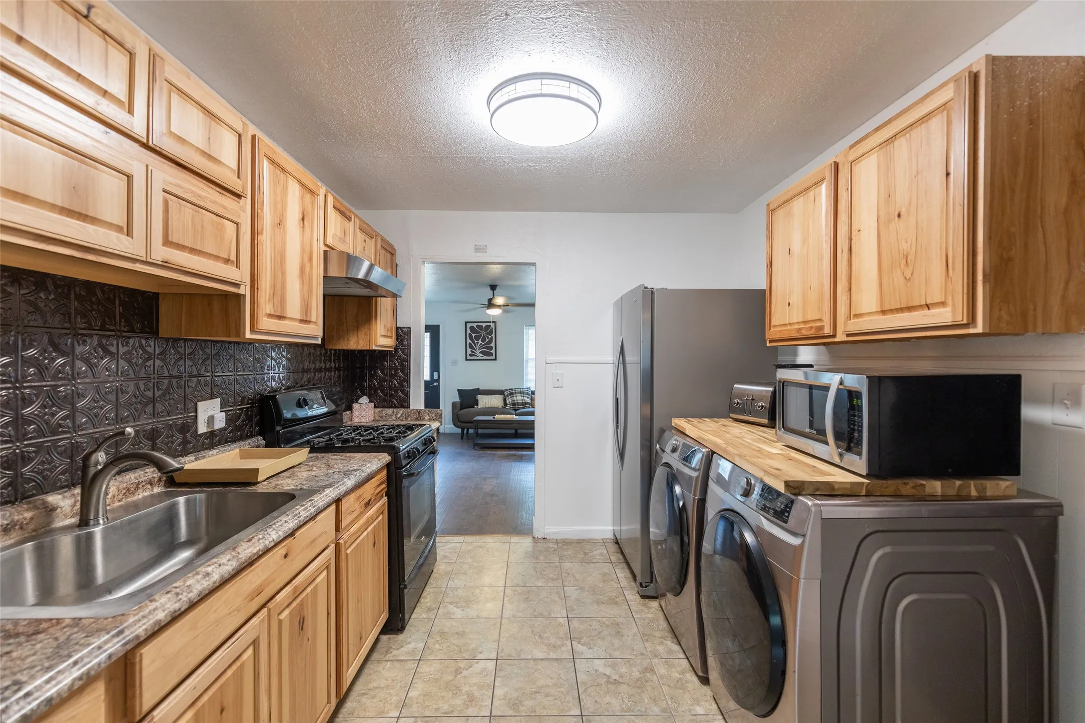 Single Family Residence For Sale in Taylor County , 3010 Bickley Street, Abilene, Texas 79605, 4 Bedroom, 2 Bathroom, Garage spaces, 1,050 Sqft, built in 1945, mls#21373908, Real Estate Agent in Abilene, Homes For Sale in Taylor county, Homes For Sale in Abilene, Realtor in Abilene Texas, Real Estate Brokerage Independent Realty Texas, Luminita Cordes Realtor