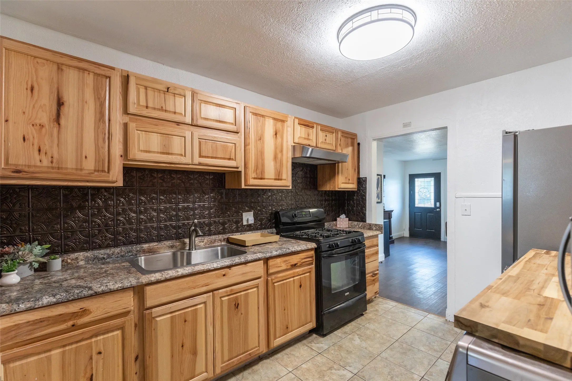 Single Family Residence For Sale in Taylor County , 3010 Bickley Street, Abilene, Texas 79605, 4 Bedroom, 2 Bathroom, Garage spaces, 1,050 Sqft, built in 1945, mls#21373908, Real Estate Agent in Abilene, Homes For Sale in Taylor county, Homes For Sale in Abilene, Realtor in Abilene Texas, Real Estate Brokerage Independent Realty Texas, Luminita Cordes Realtor