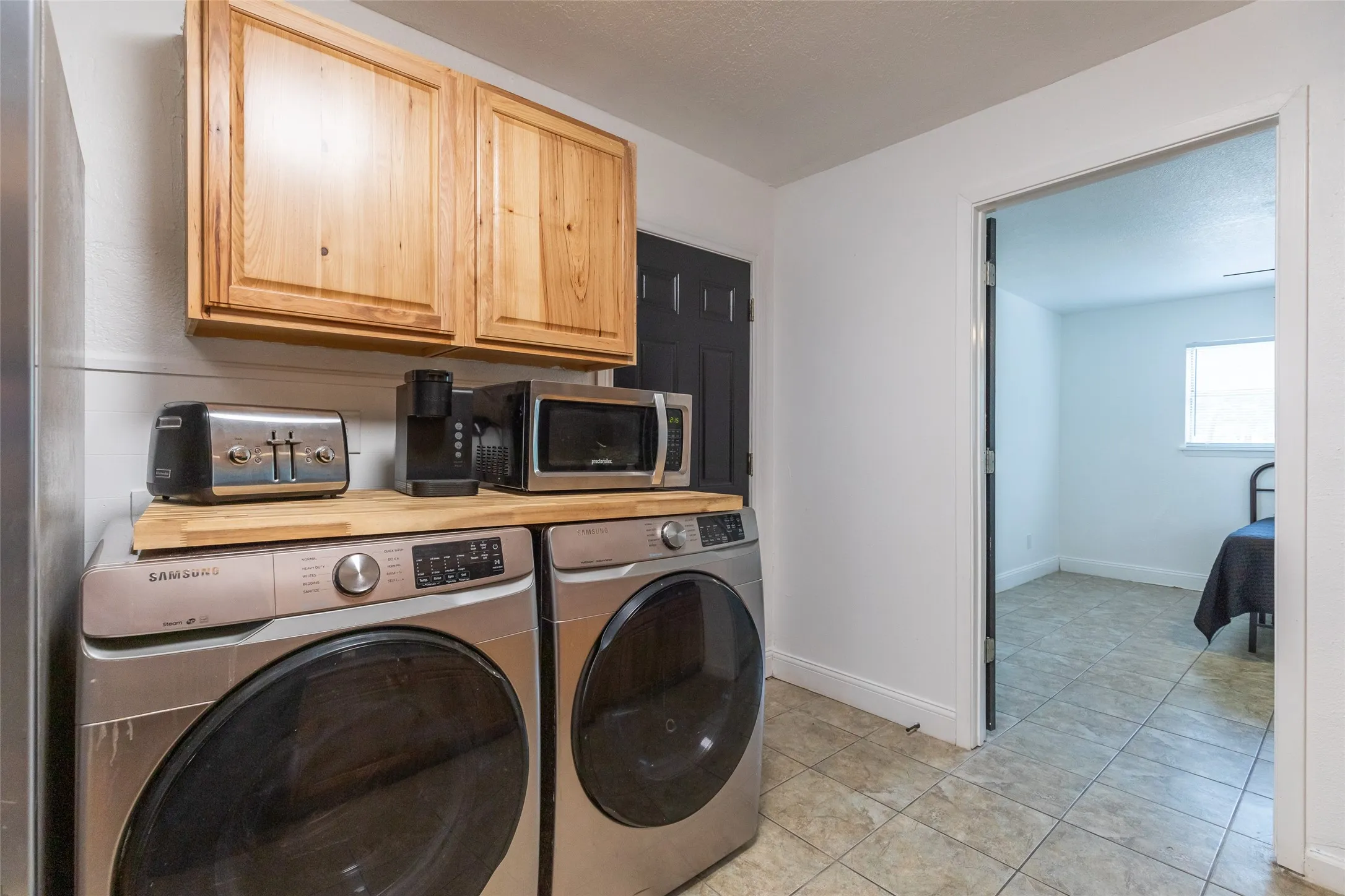 Single Family Residence For Sale in Taylor County , 3010 Bickley Street, Abilene, Texas 79605, 4 Bedroom, 2 Bathroom, Garage spaces, 1,050 Sqft, built in 1945, mls#21373908, Real Estate Agent in Abilene, Homes For Sale in Taylor county, Homes For Sale in Abilene, Realtor in Abilene Texas, Real Estate Brokerage Independent Realty Texas, Luminita Cordes Realtor