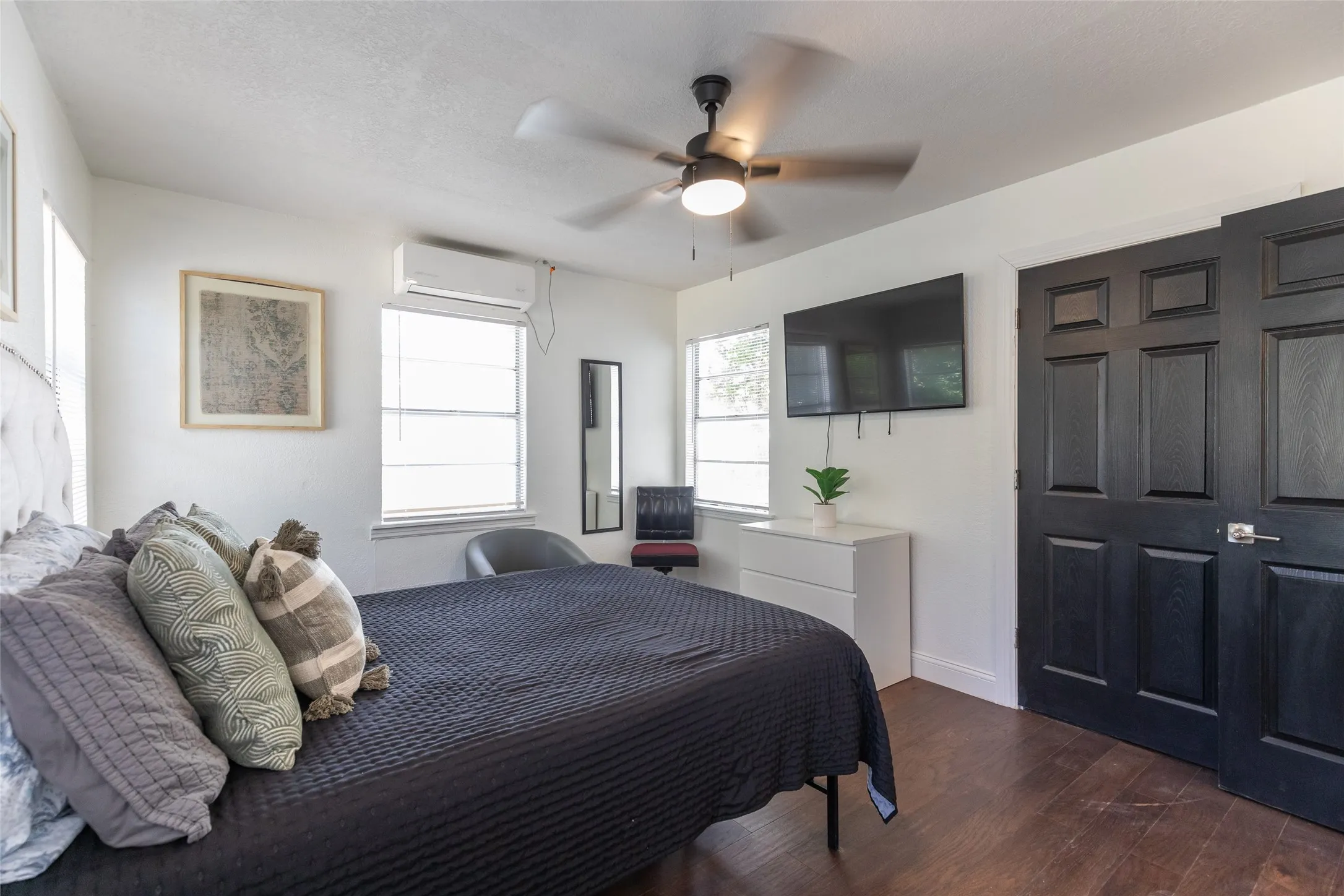 Single Family Residence For Sale in Taylor County , 3010 Bickley Street, Abilene, Texas 79605, 4 Bedroom, 2 Bathroom, Garage spaces, 1,050 Sqft, built in 1945, mls#21373908, Real Estate Agent in Abilene, Homes For Sale in Taylor county, Homes For Sale in Abilene, Realtor in Abilene Texas, Real Estate Brokerage Independent Realty Texas, Luminita Cordes Realtor