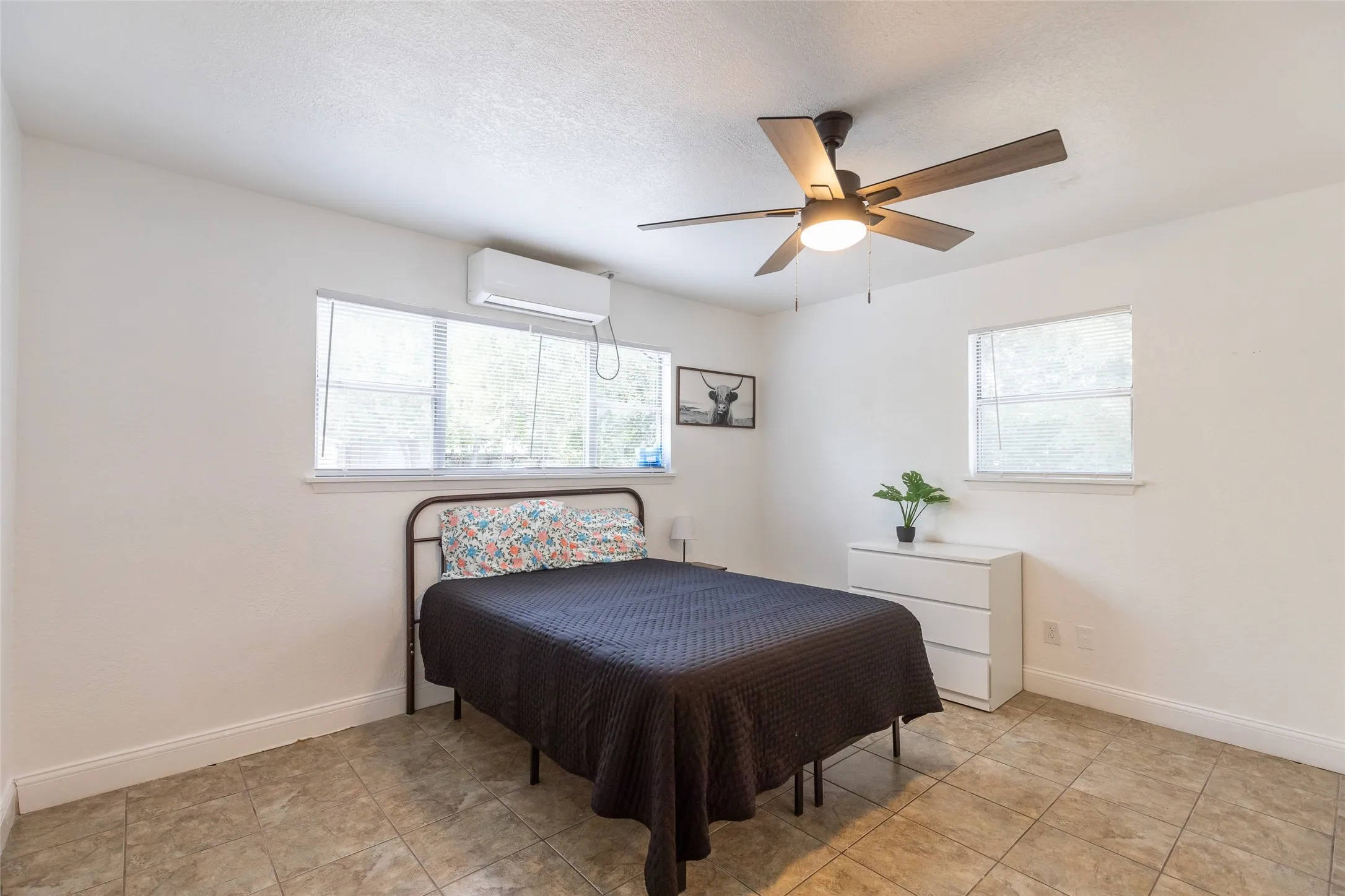 Single Family Residence For Sale in Taylor County , 3010 Bickley Street, Abilene, Texas 79605, 4 Bedroom, 2 Bathroom, Garage spaces, 1,050 Sqft, built in 1945, mls#21373908, Real Estate Agent in Abilene, Homes For Sale in Taylor county, Homes For Sale in Abilene, Realtor in Abilene Texas, Real Estate Brokerage Independent Realty Texas, Luminita Cordes Realtor