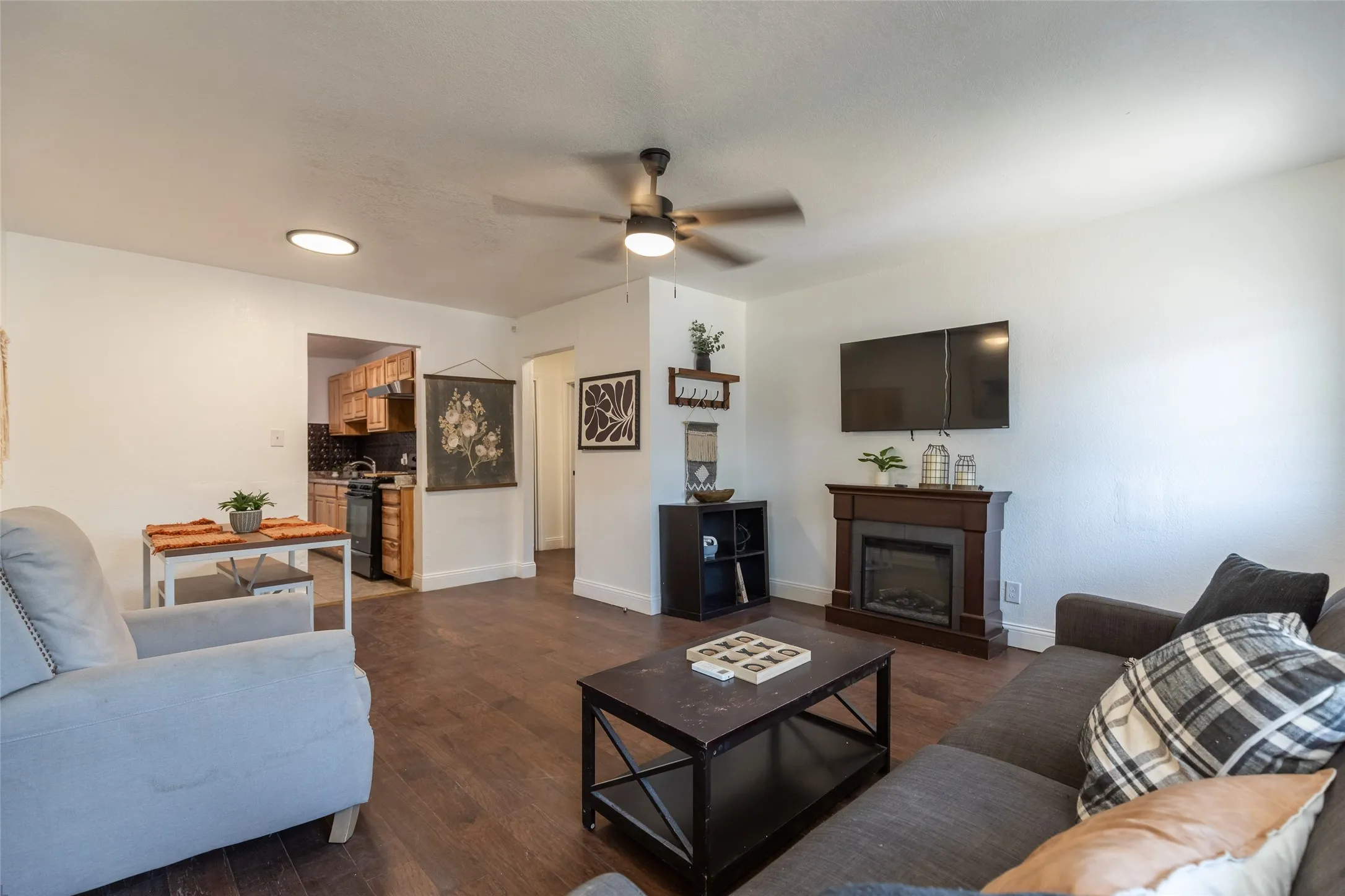 Single Family Residence For Sale in Taylor County , 3010 Bickley Street, Abilene, Texas 79605, 4 Bedroom, 2 Bathroom, Garage spaces, 1,050 Sqft, built in 1945, mls#21373908, Real Estate Agent in Abilene, Homes For Sale in Taylor county, Homes For Sale in Abilene, Realtor in Abilene Texas, Real Estate Brokerage Independent Realty Texas, Luminita Cordes Realtor